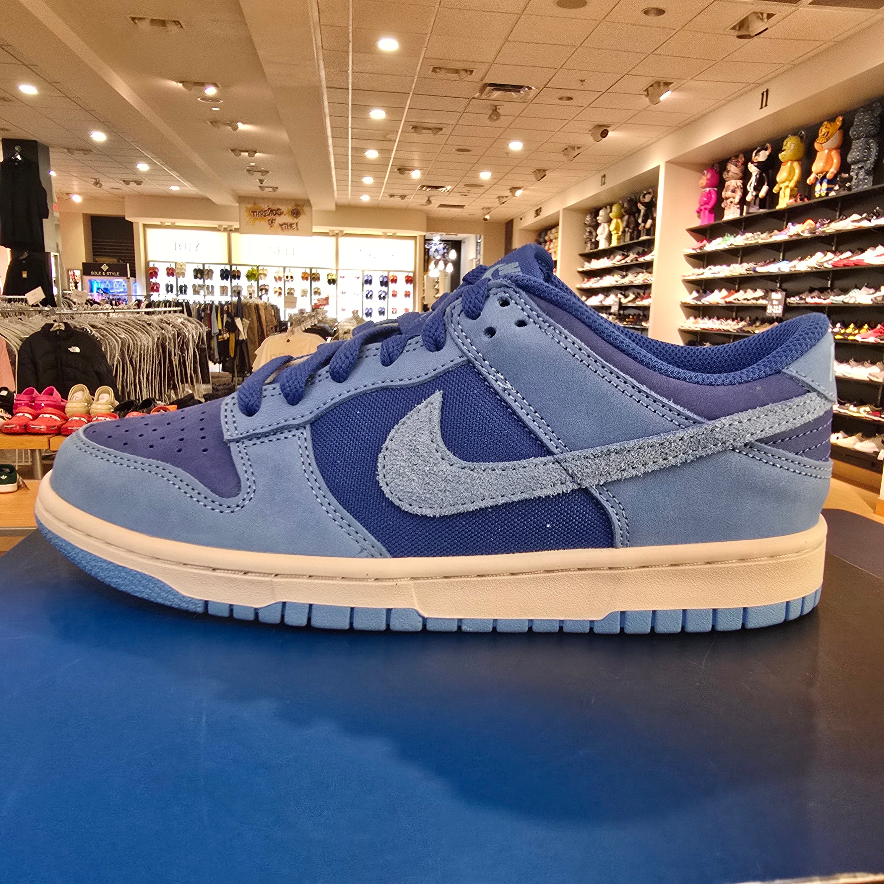 Nike Dunk Low SE Game Royal University Blue (GS) SZ 6Y MISSING LID