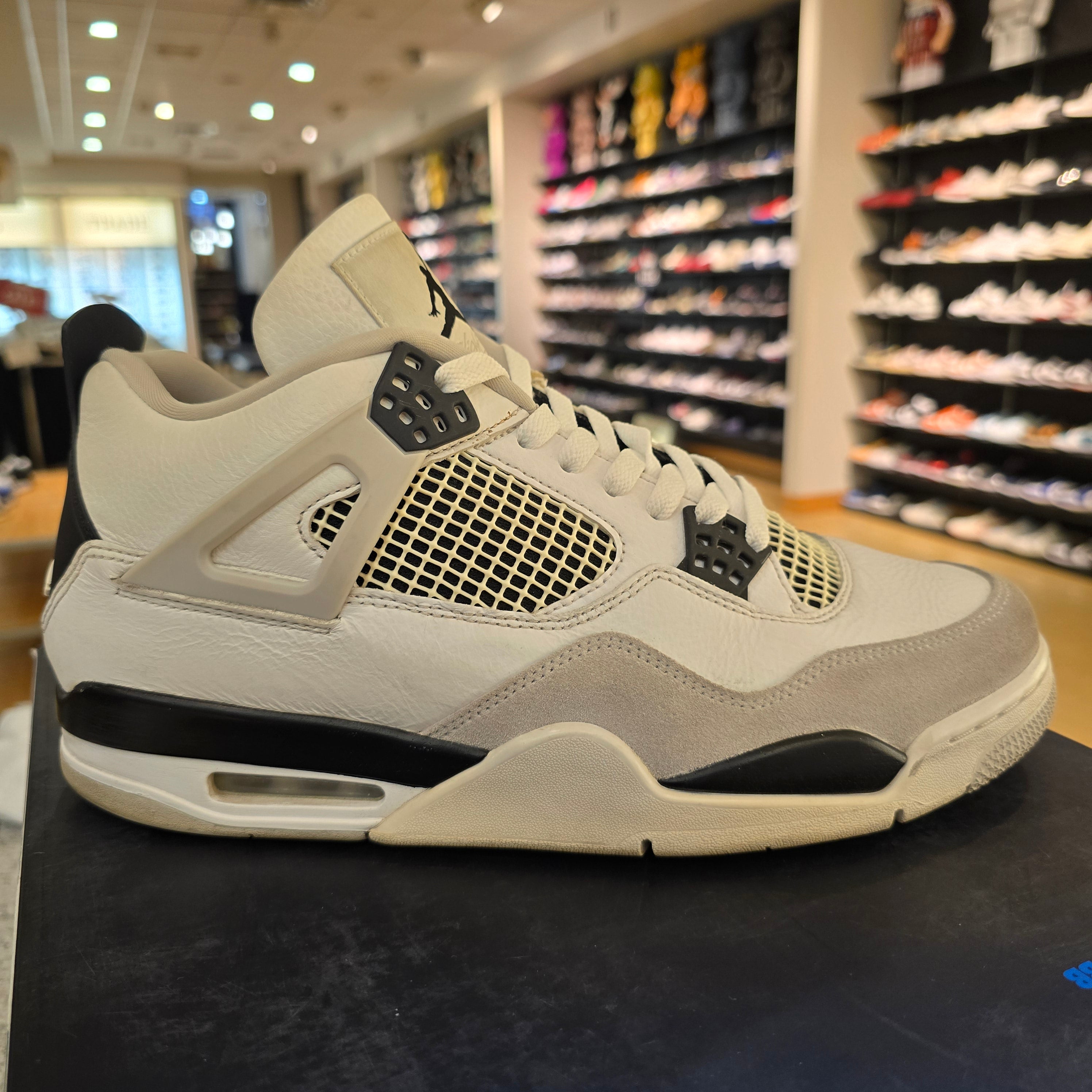 Jordan 4 Retro Military Black SZ 11.5 USED NO BOX