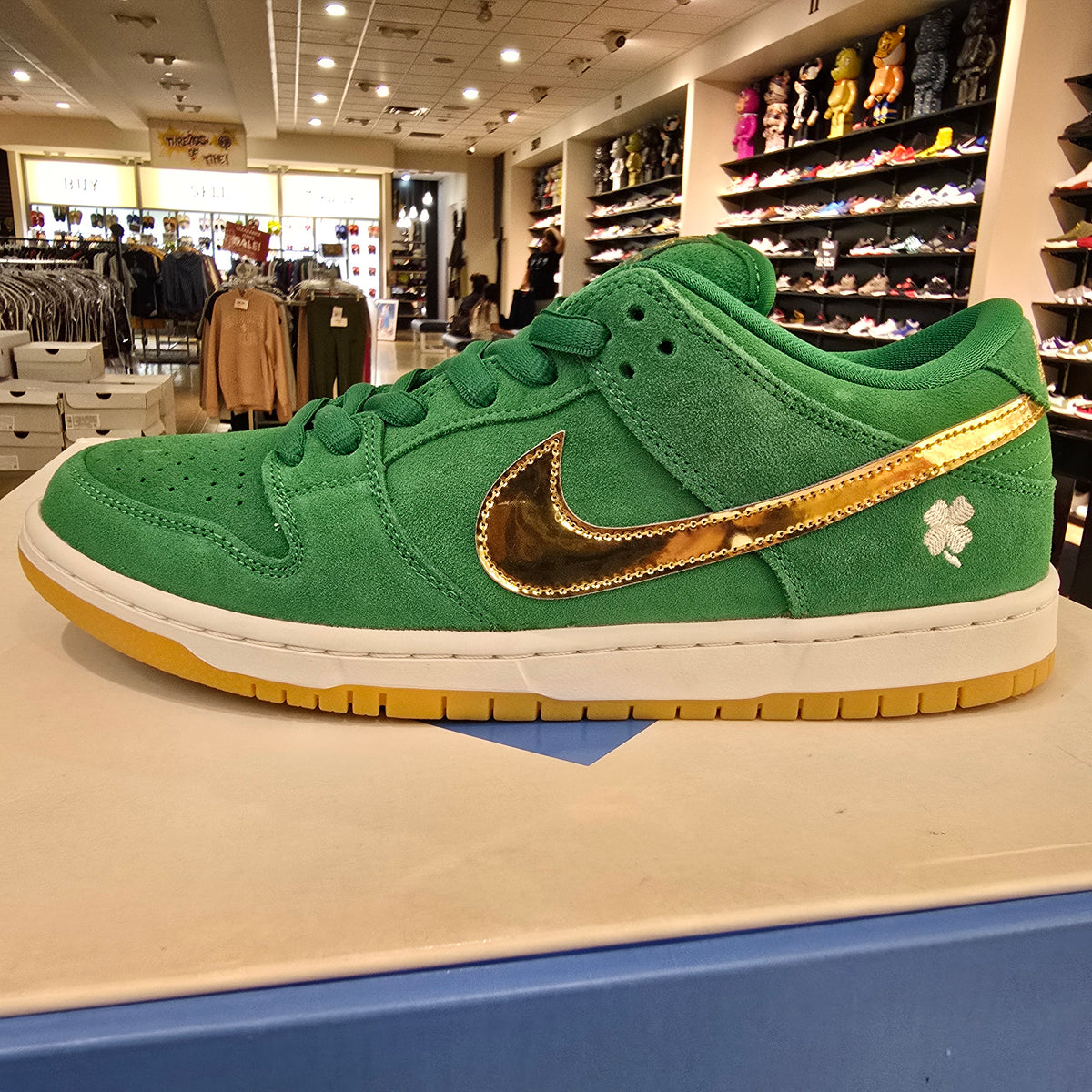 Nike SB Dunk Low St. Patrick's Day (2022) SZ 10