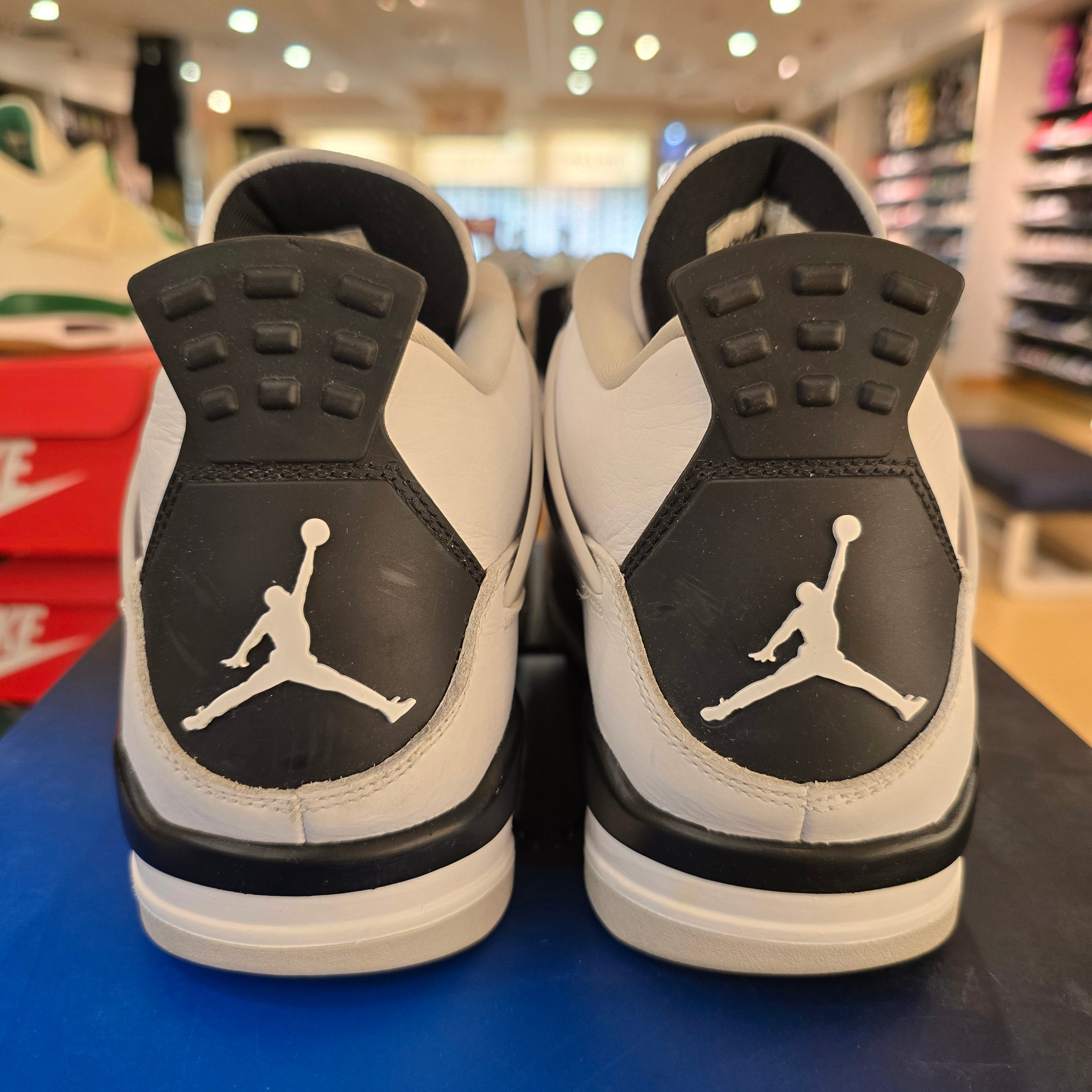 Jordan 4 Retro Military Black SZ 9 USED