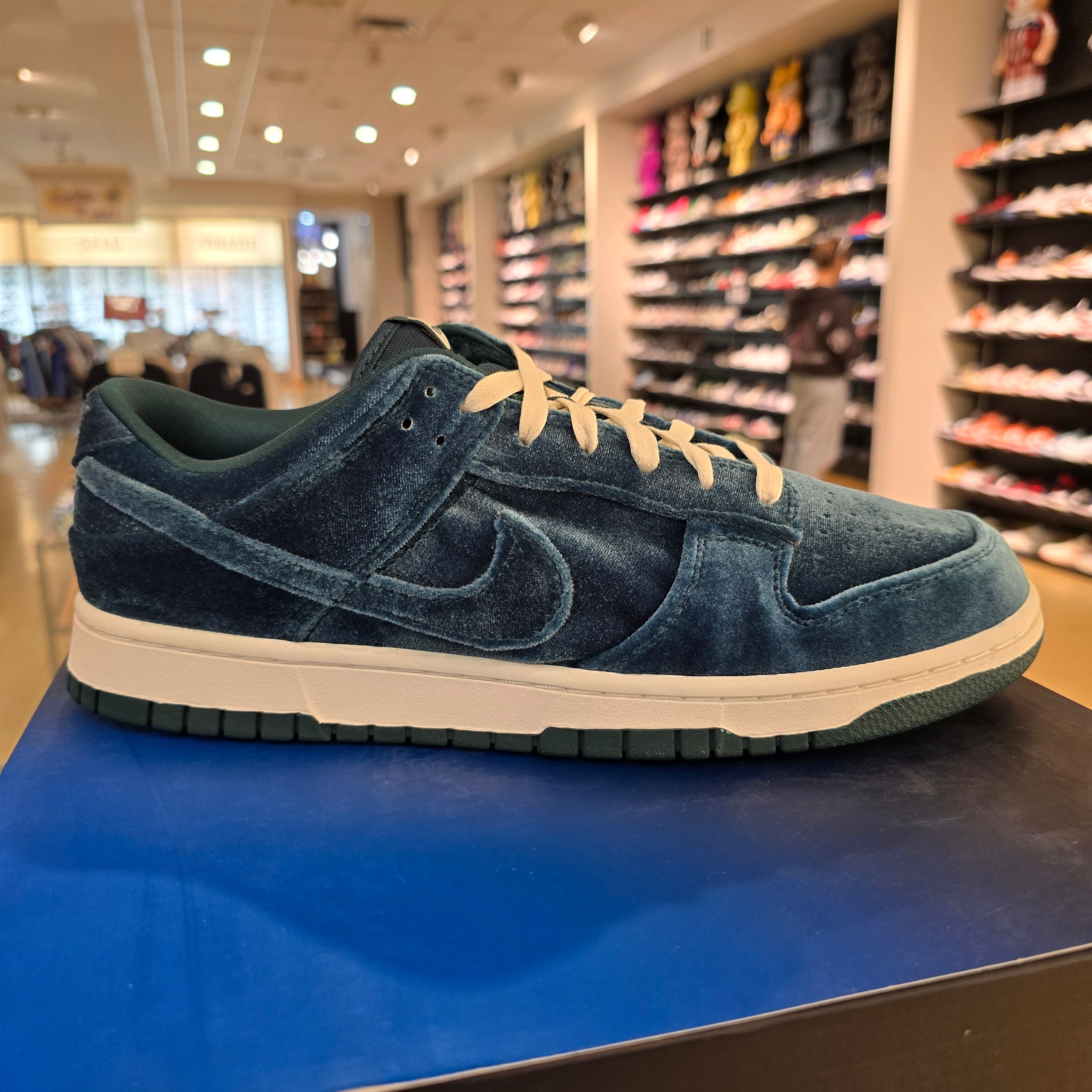 Nike Dunk Low Velvet Teal Women's SZ 12.5/11M