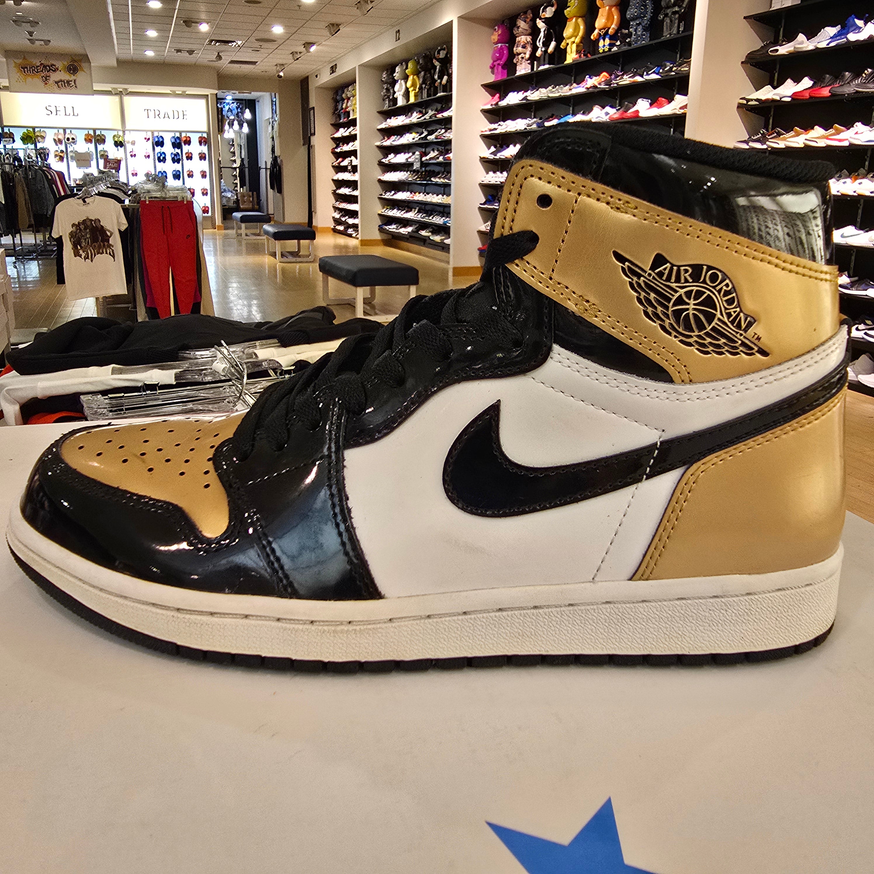 Jordan 1 Retro High NRG Patent Gold Toe SZ 9.5 USED