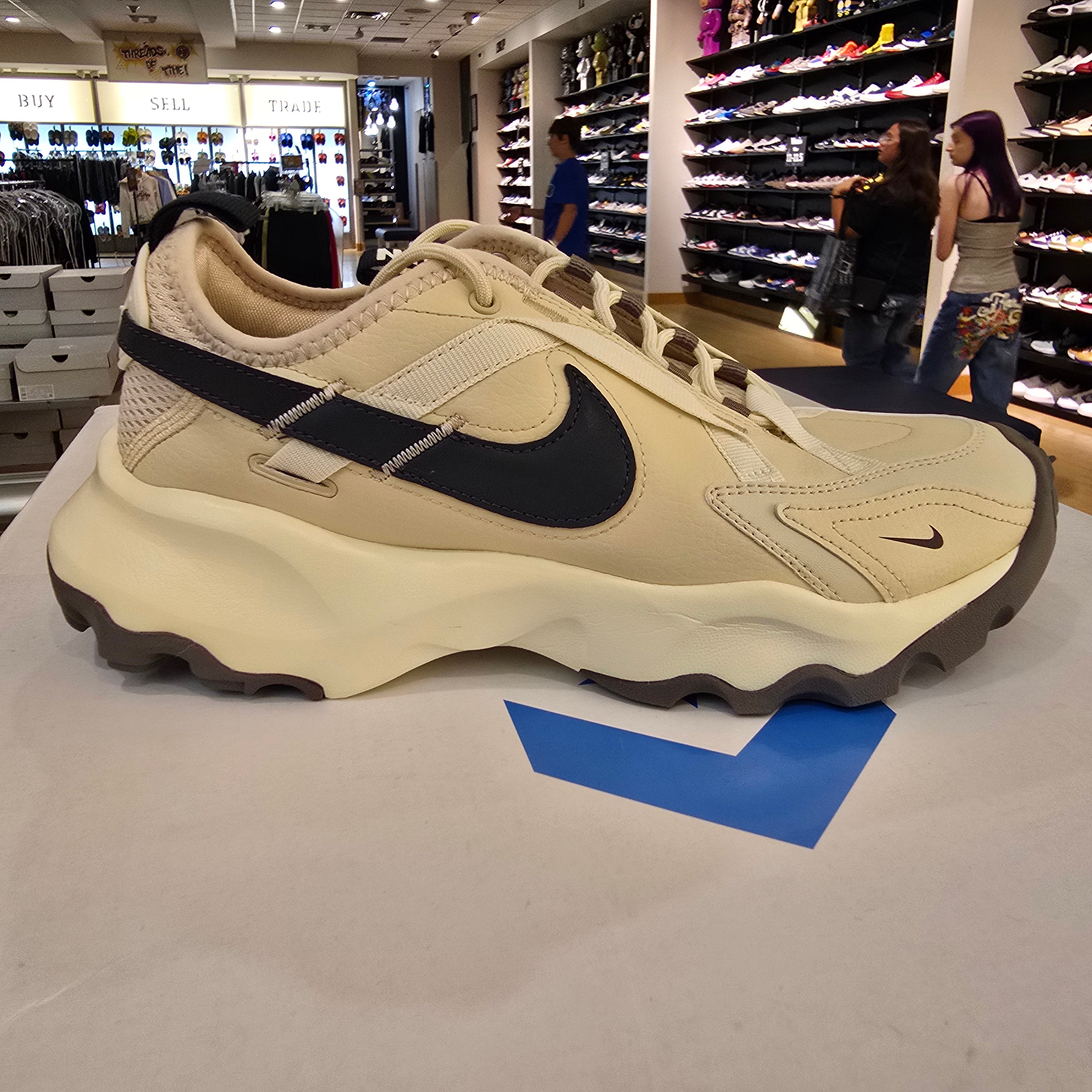 Nike TC 7900 Beach Cave Stone Coconut Milk Off Noir (Women's) SZ 8.5
