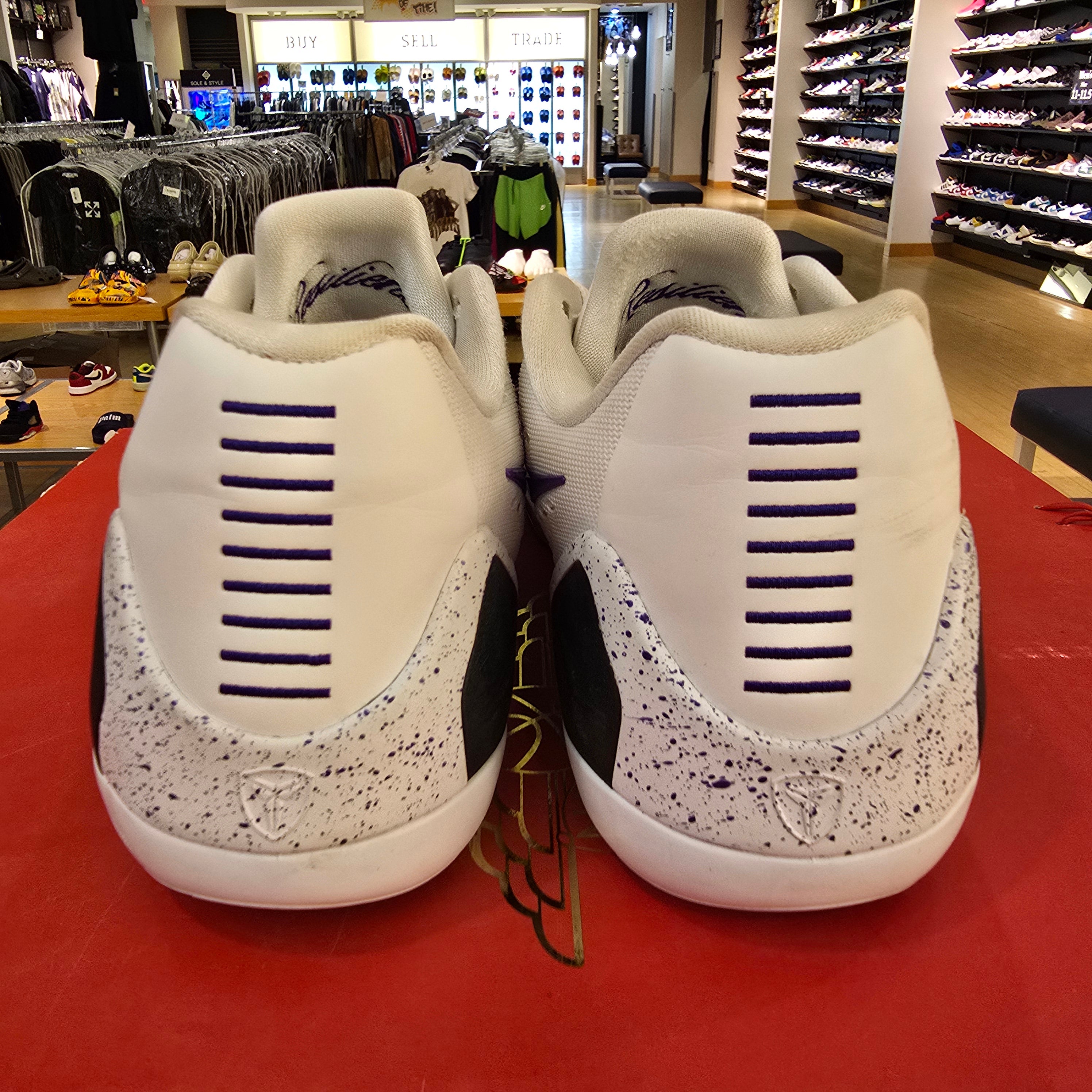Kobe 9 Elite Low EM Protro White Court Purple SZ 11 USED