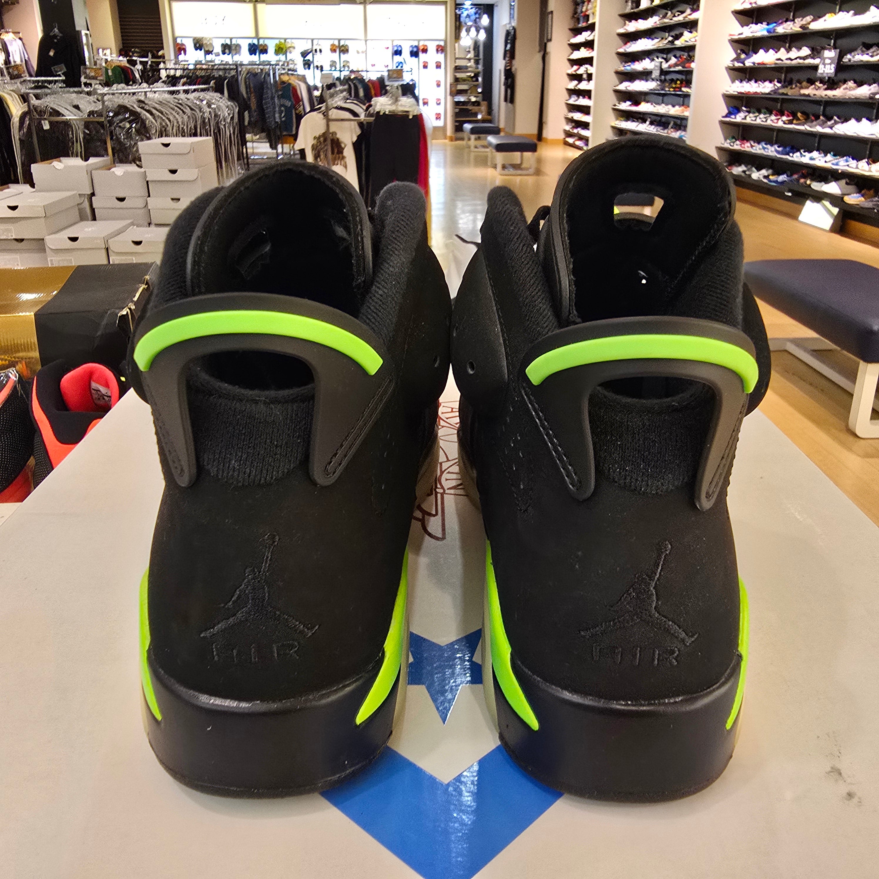 Jordan 6 Retro Electric Green MISMATCHED SIZES 8 AND 8.5 USED