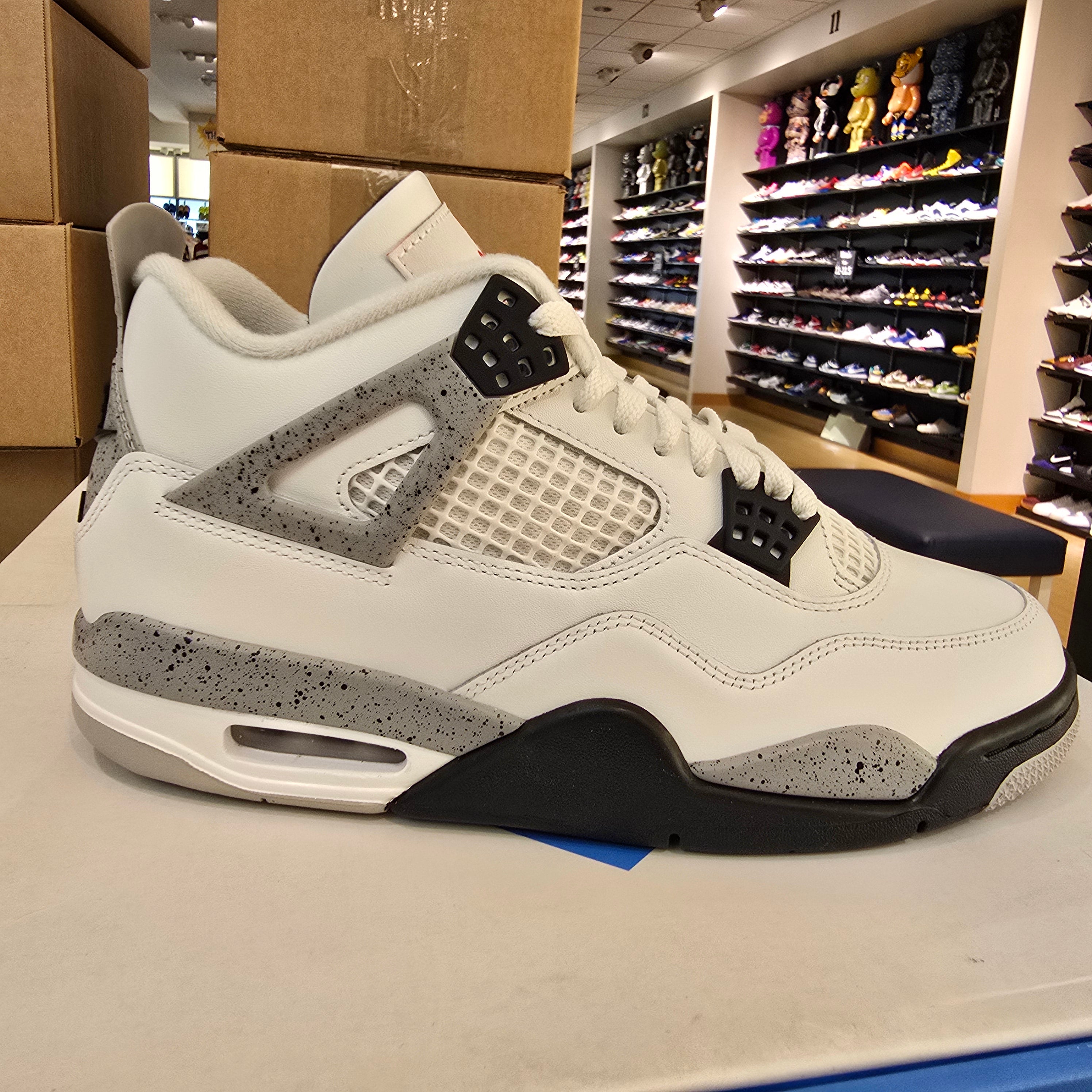 Jordan 4 Retro White Cement (2025) SZ 9