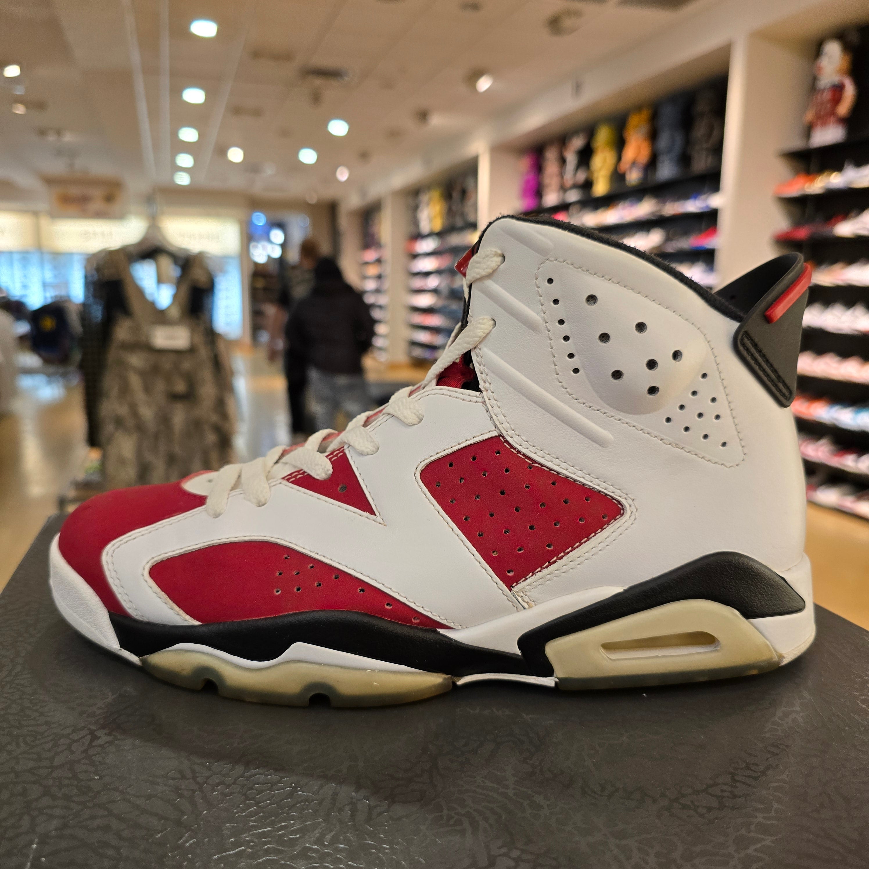Jordan 6 Retro Carmine (2021) SZ 8.5 USED