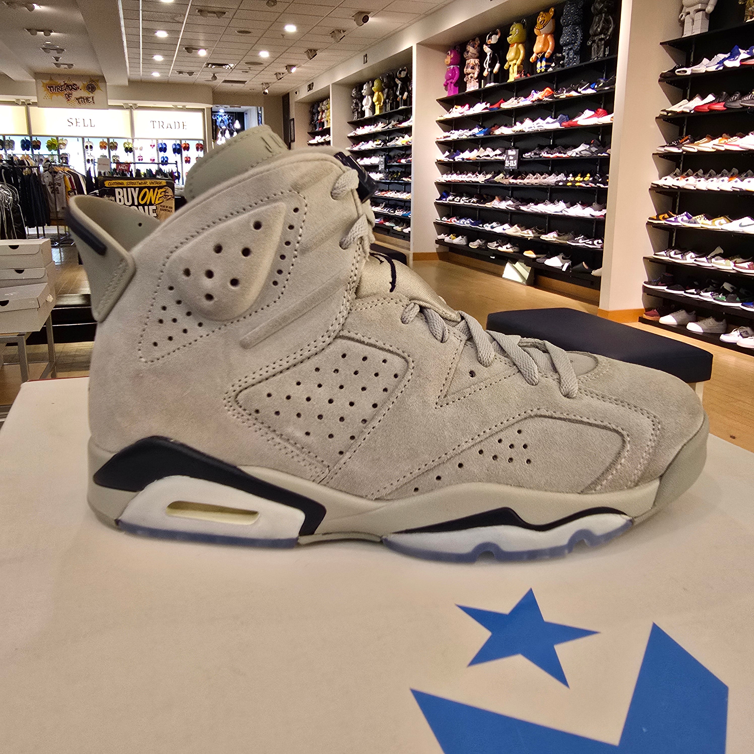 Jordan 6 Retro Georgetown (2022) SZ 8.5 SCUFF