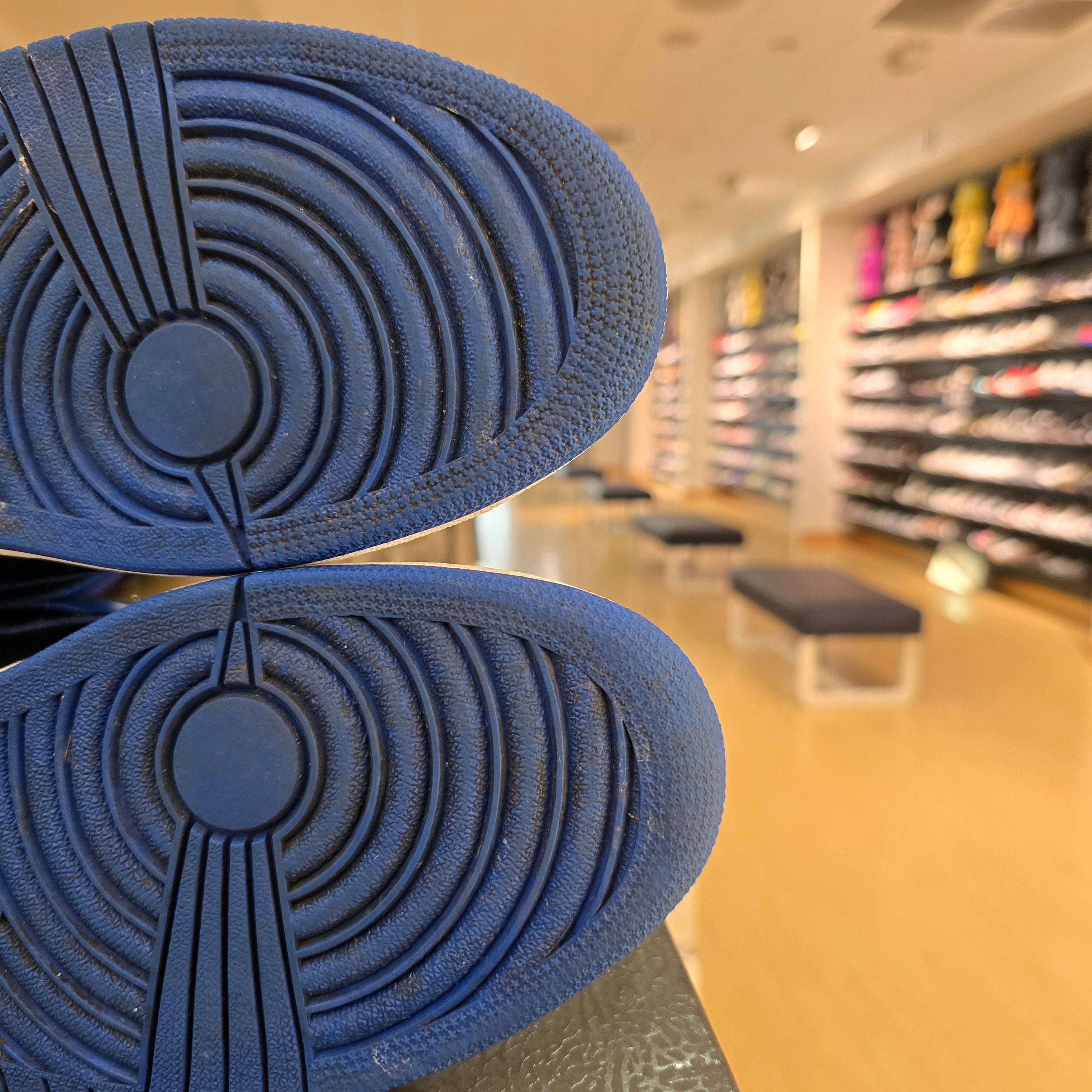 Air Jordan 1 Retro High Royal 2017 SZ 12 USED