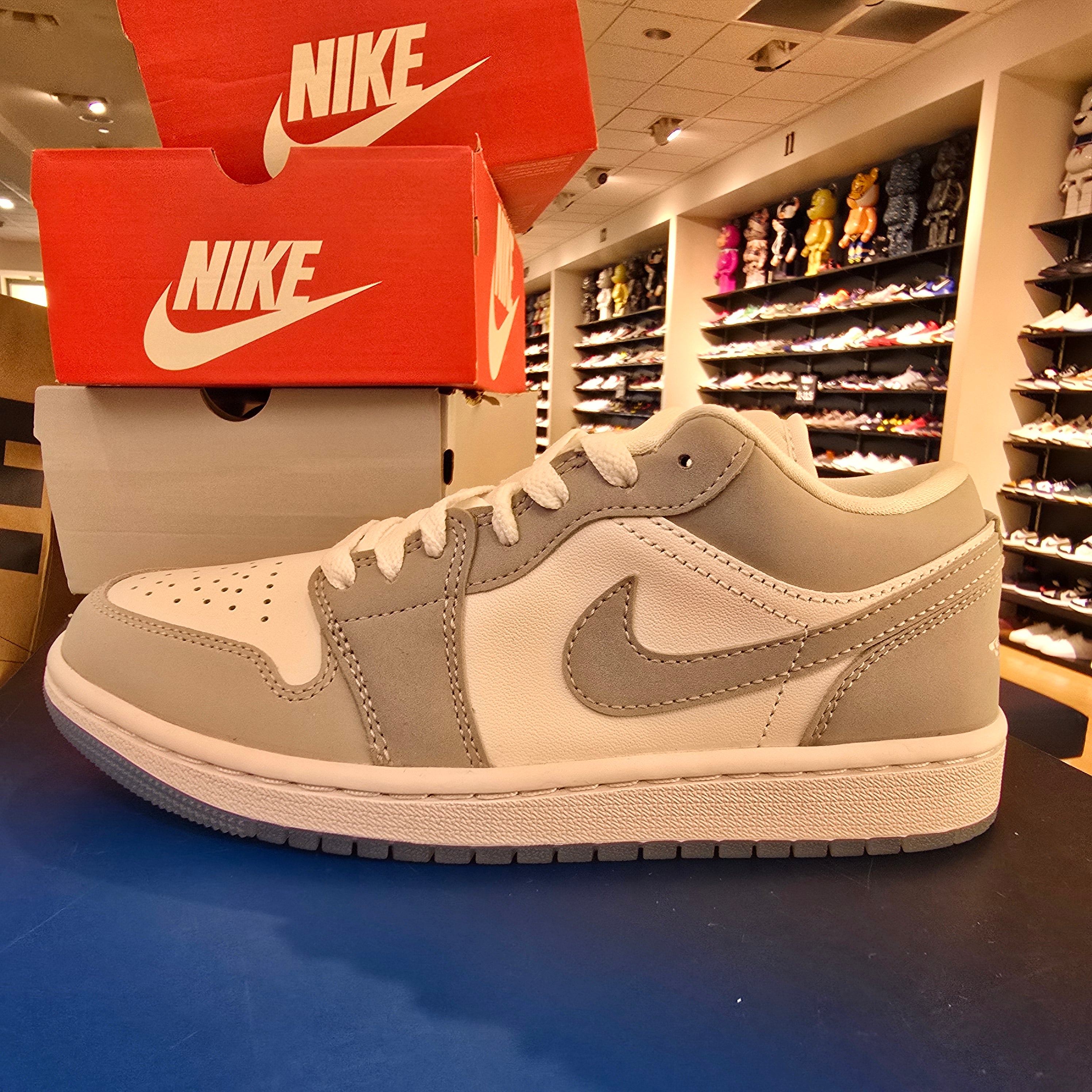 Jordan 1 Low Wolf Grey (Women's) SZ 11/9.5M MISSING LID