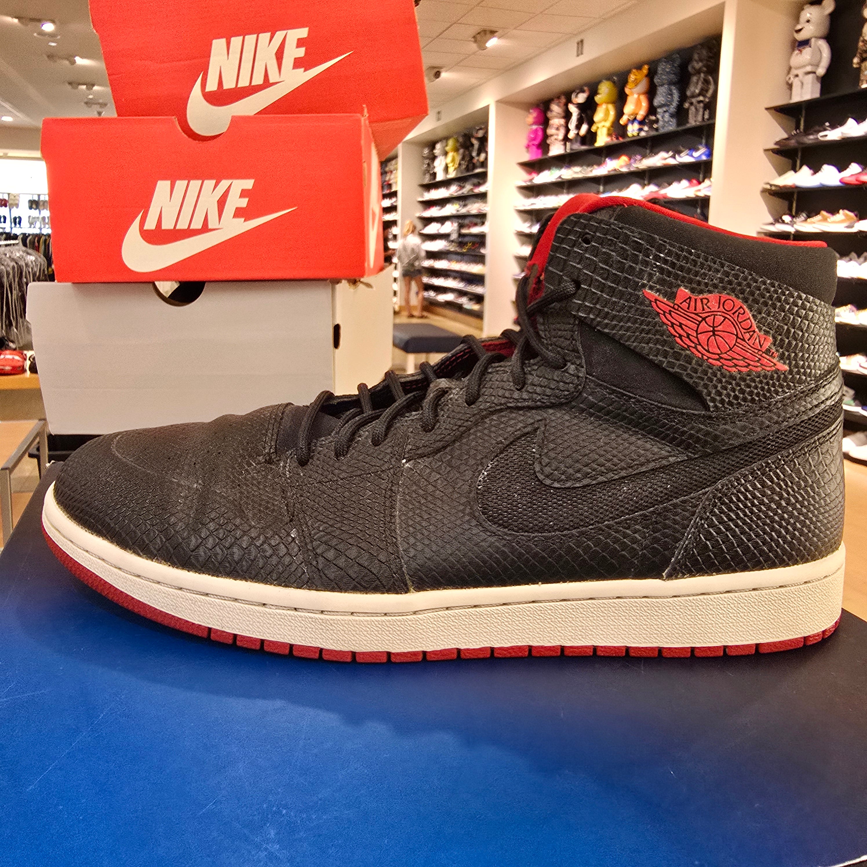 Jordan 1 Retro Nouveau Snakeskin SZ 11.5 USED NO BOX SEPERATION