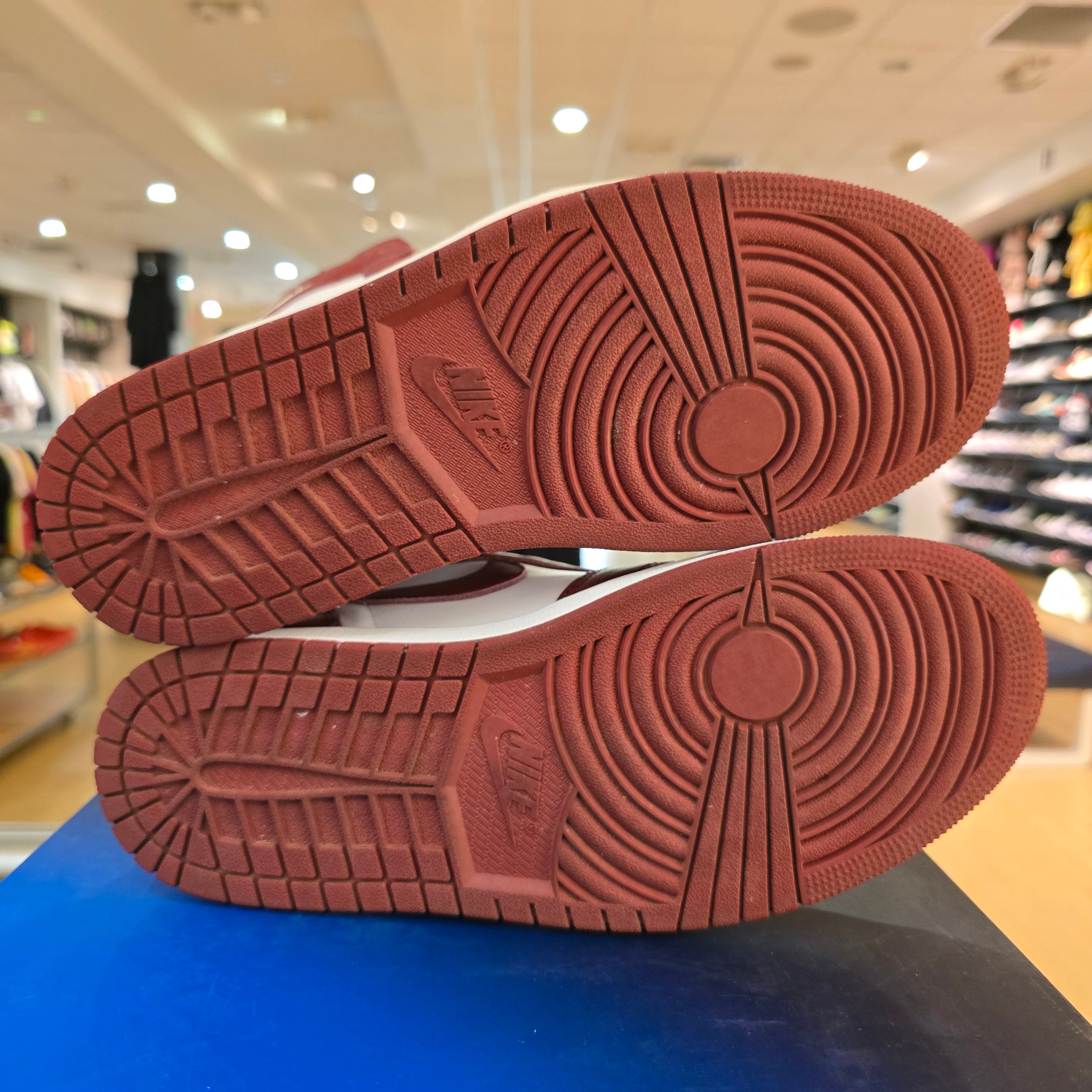 Jordan 1 Retro High OG Artisanal Team Red SZ 9.5 USED