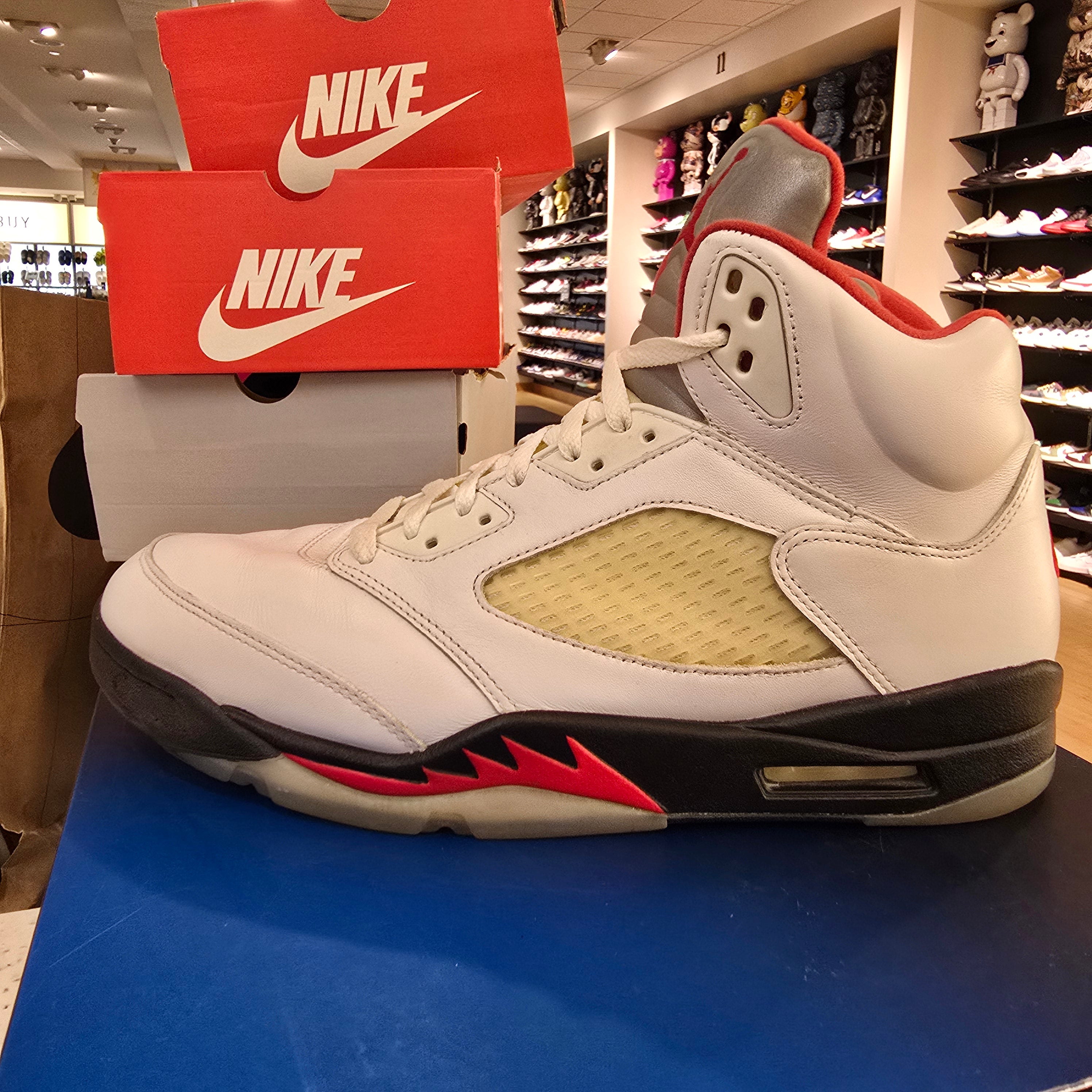 Jordan 5 Retro Fire Red Silver Tongue (2020) SZ 12 USED NO BOX