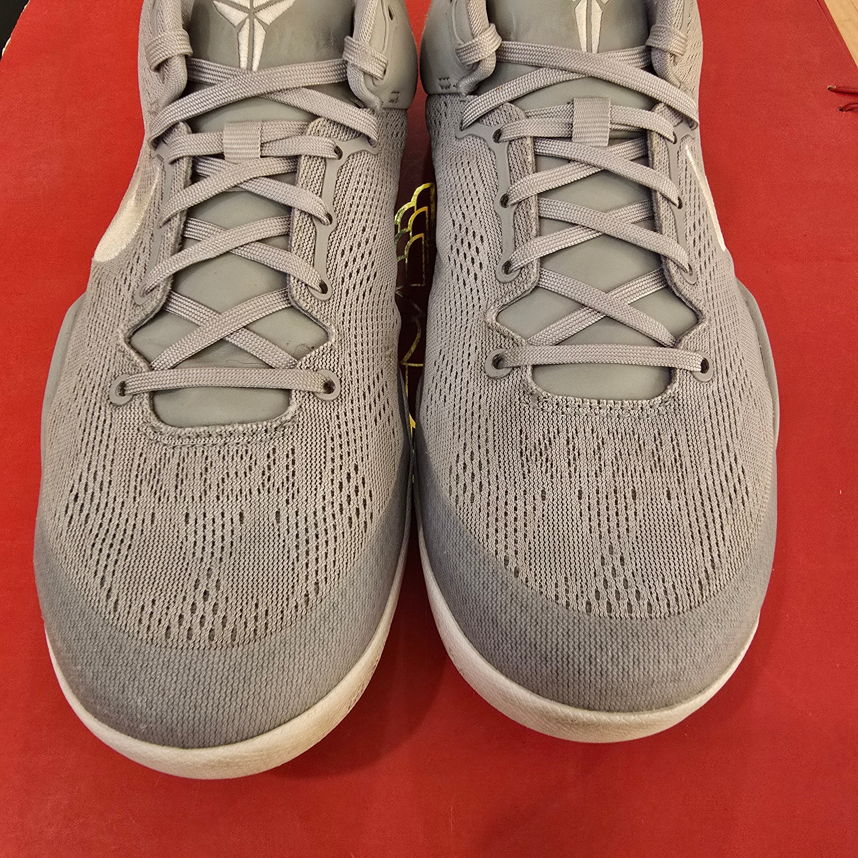 Nike Kobe 8 Protro Wolf Grey SZ 11 USED