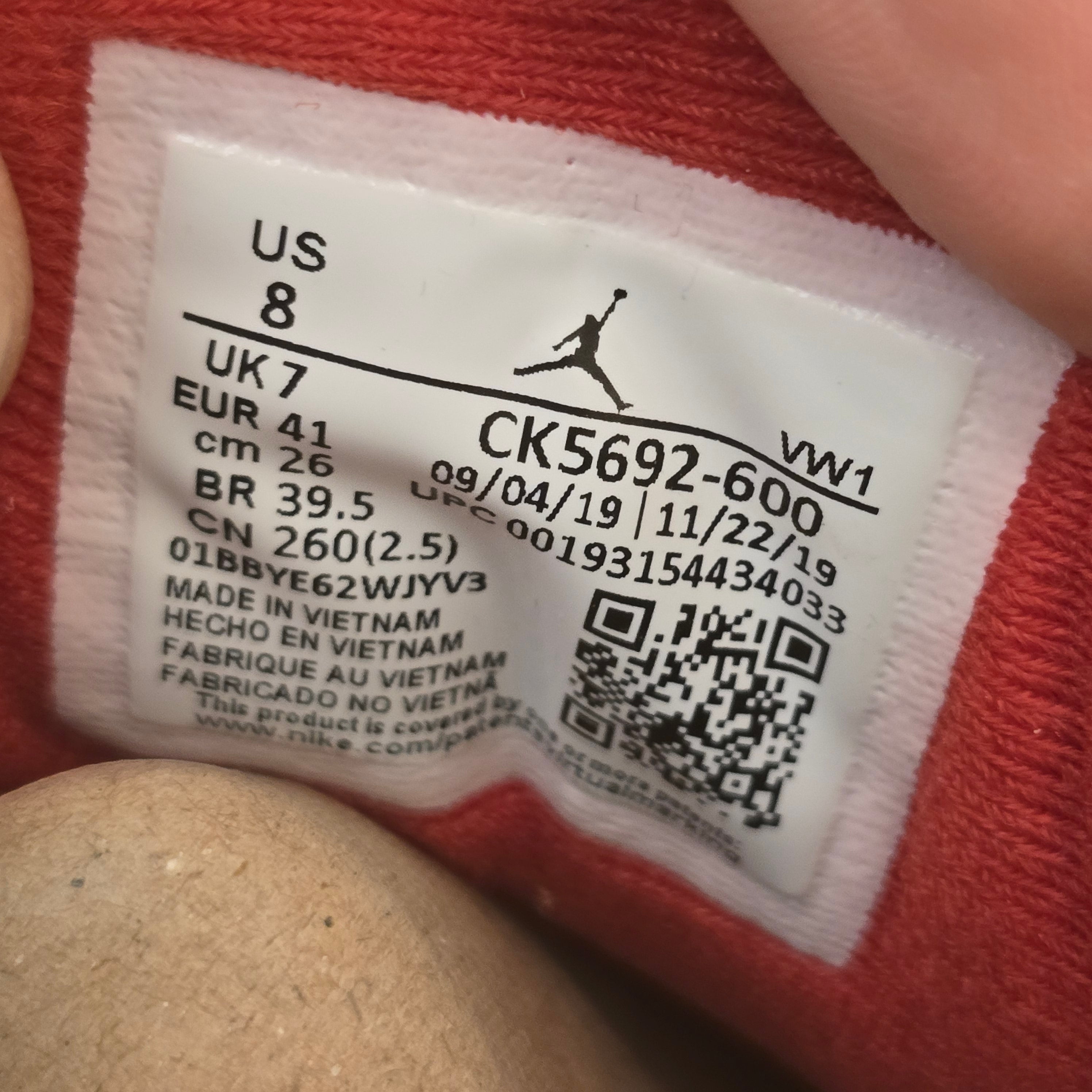 Jordan 3 Retro SE Unite SZ 8