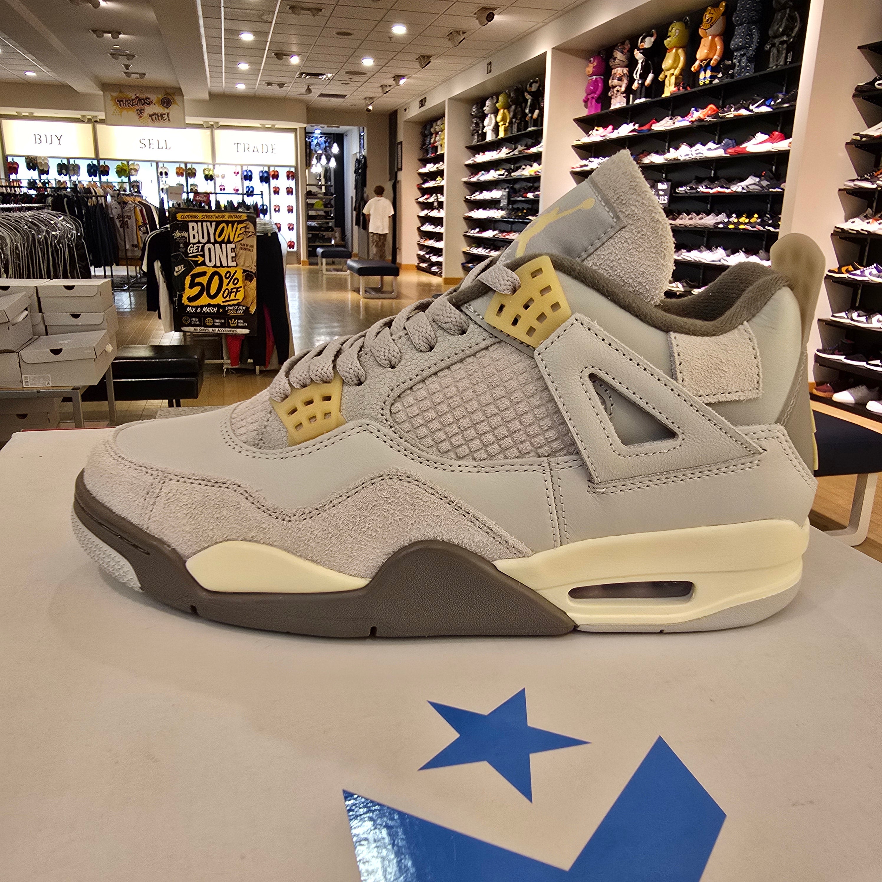 Jordan 4 Retro SE Craft Photon Dust SZ 9