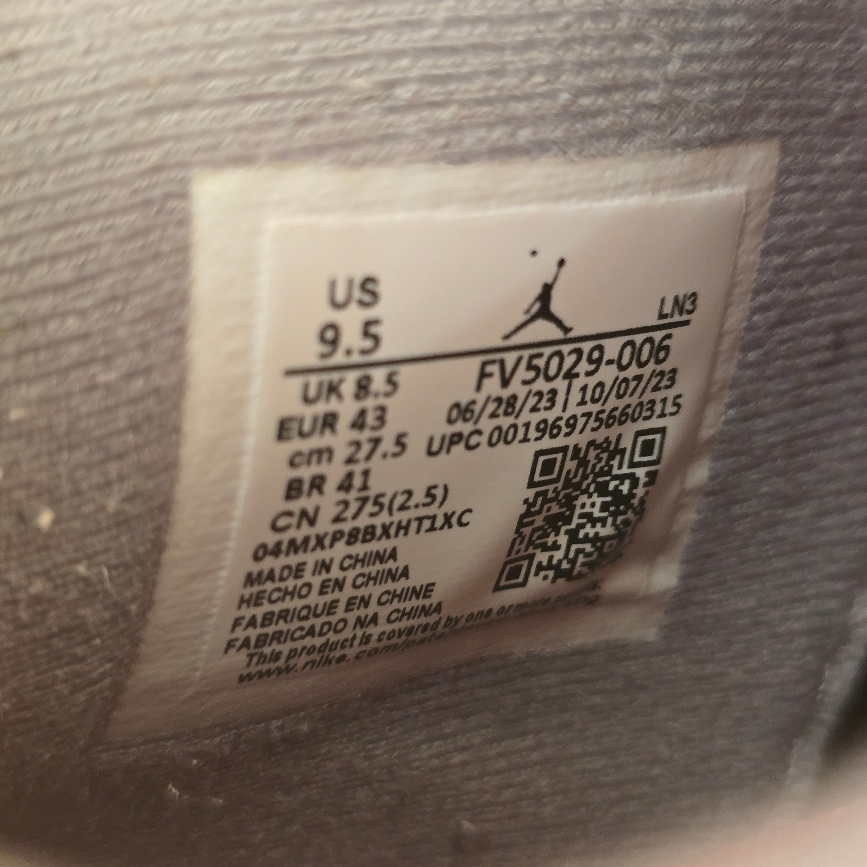 Jordan 4 Retro Bred Reimagined SZ 9.5 USED