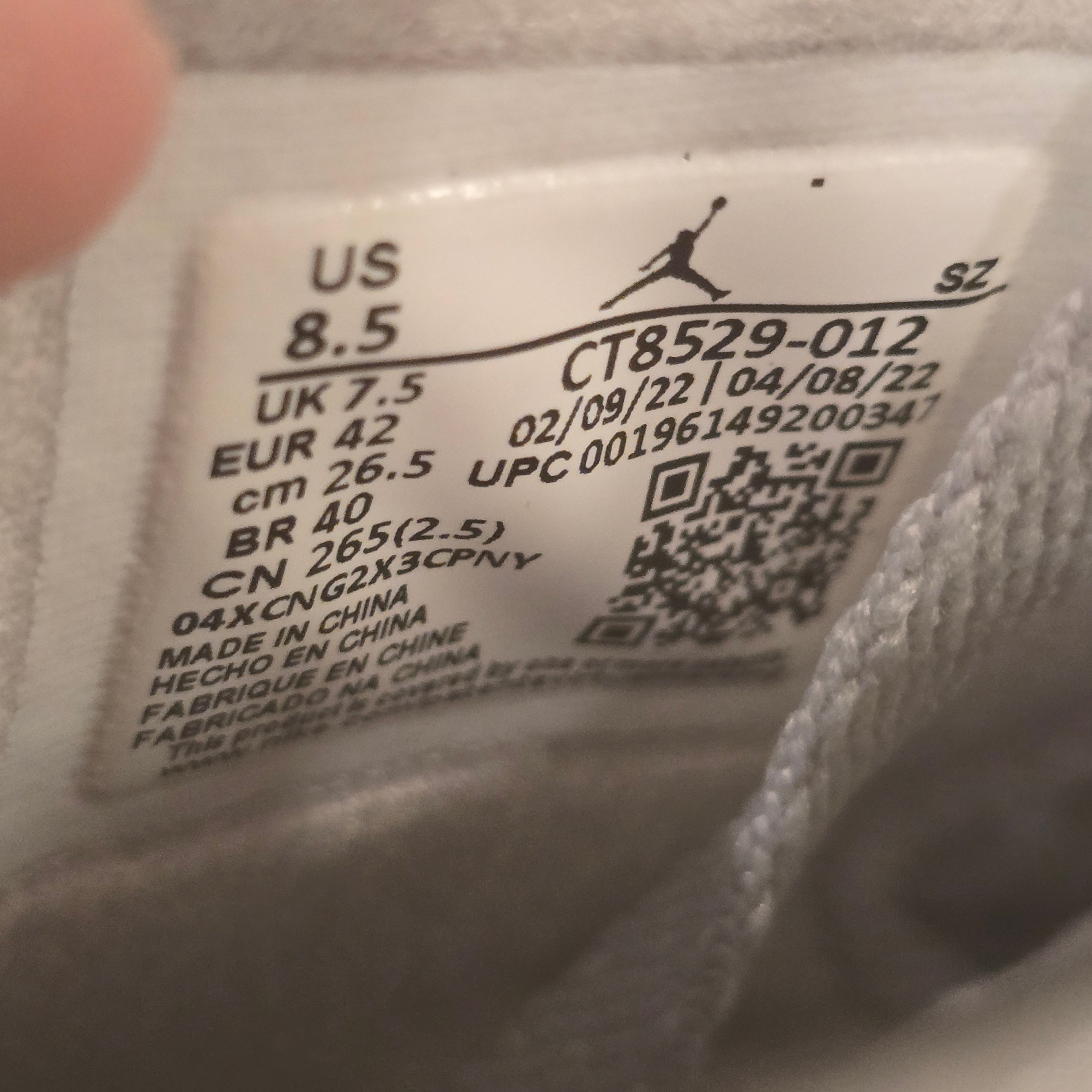 Jordan 6 Retro Georgetown (2022) SZ 8.5 SCUFF