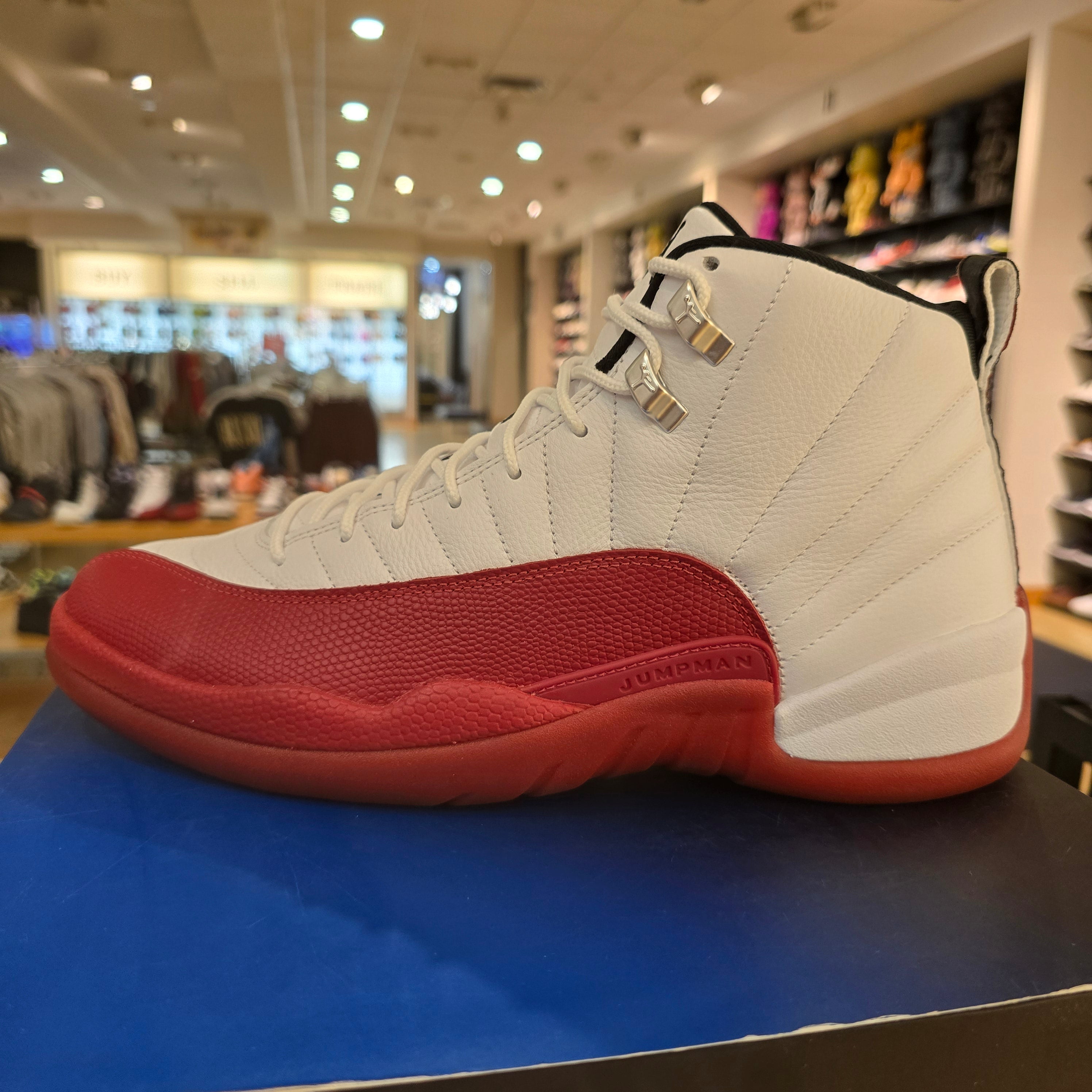 Jordan 12 Retro Cherry SZ 11 USED