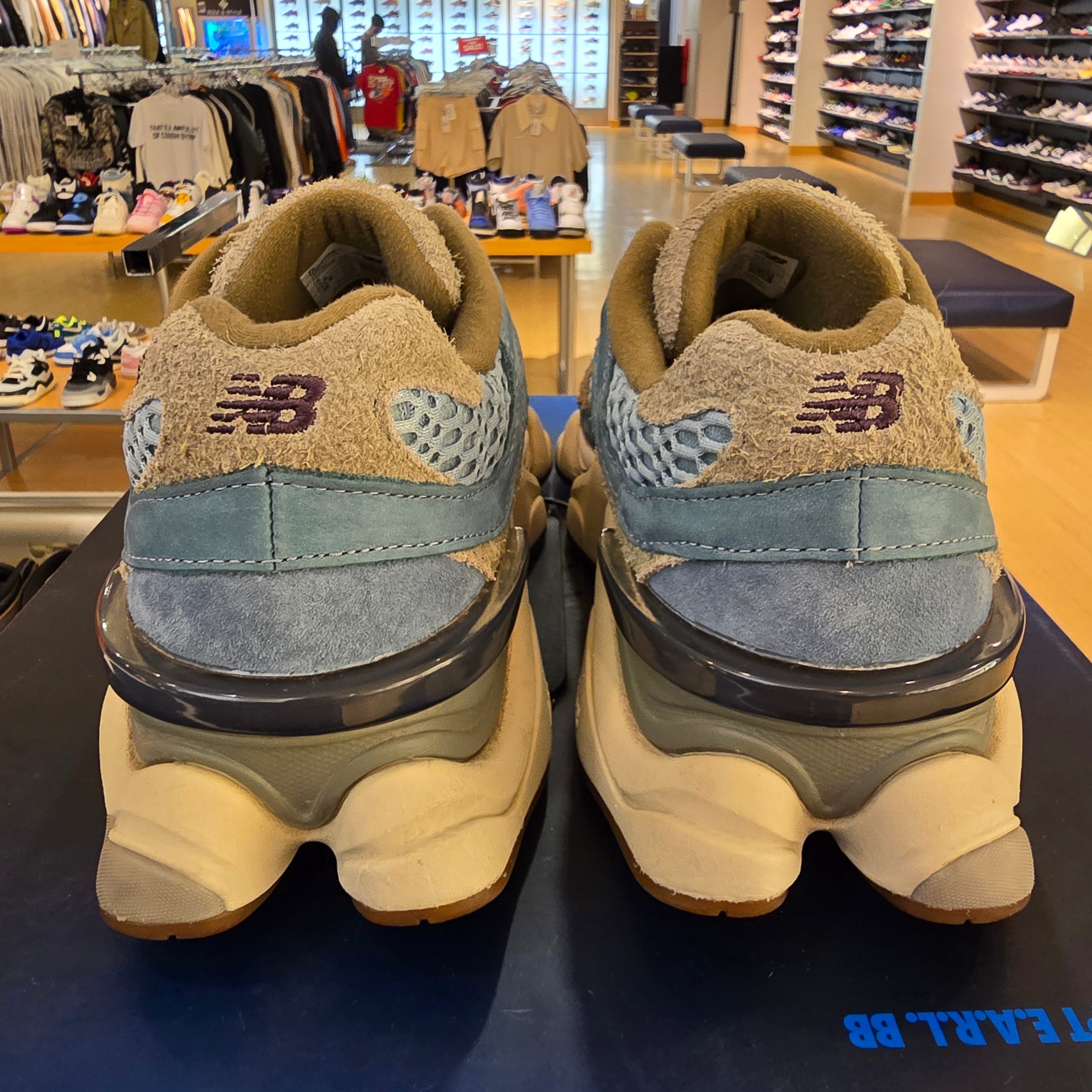New Balance 9060 Bodega Age of Discovery SZ 8 USED