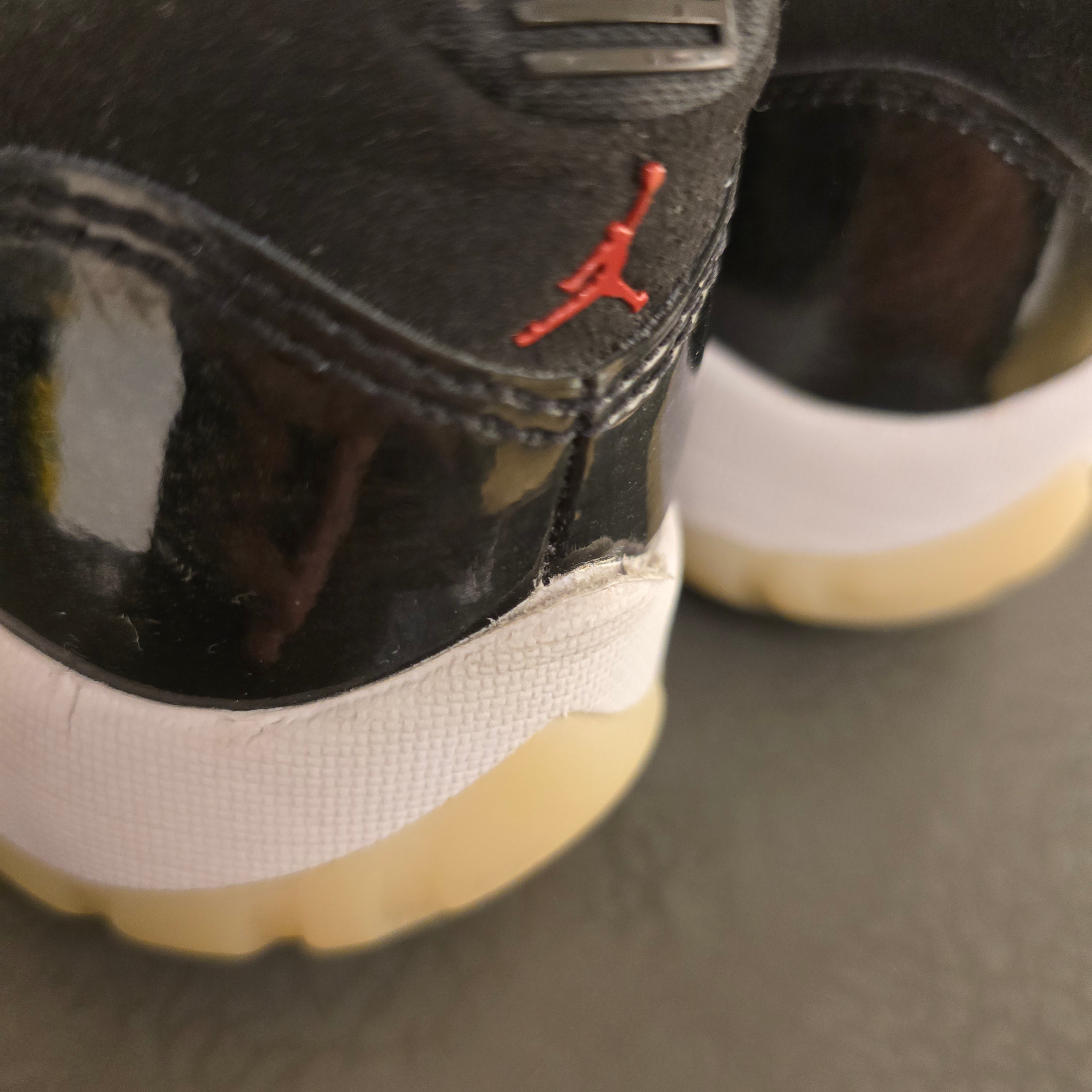 Jordan 11 Retro Low 72-10 SZ 7 USED NO BOX