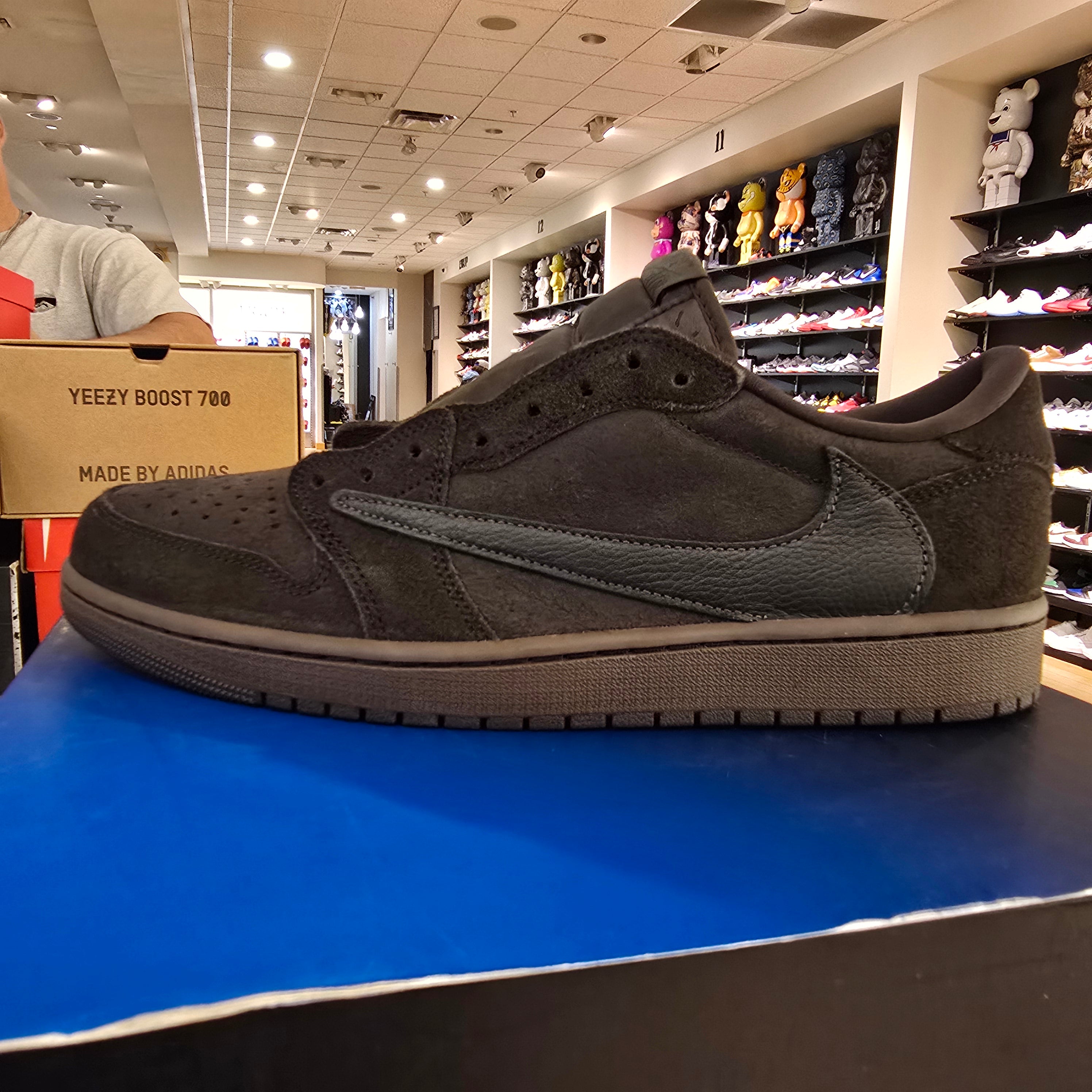 Jordan 1 Retro Low OG SP Travis Scott Velvet Brown SZ 12