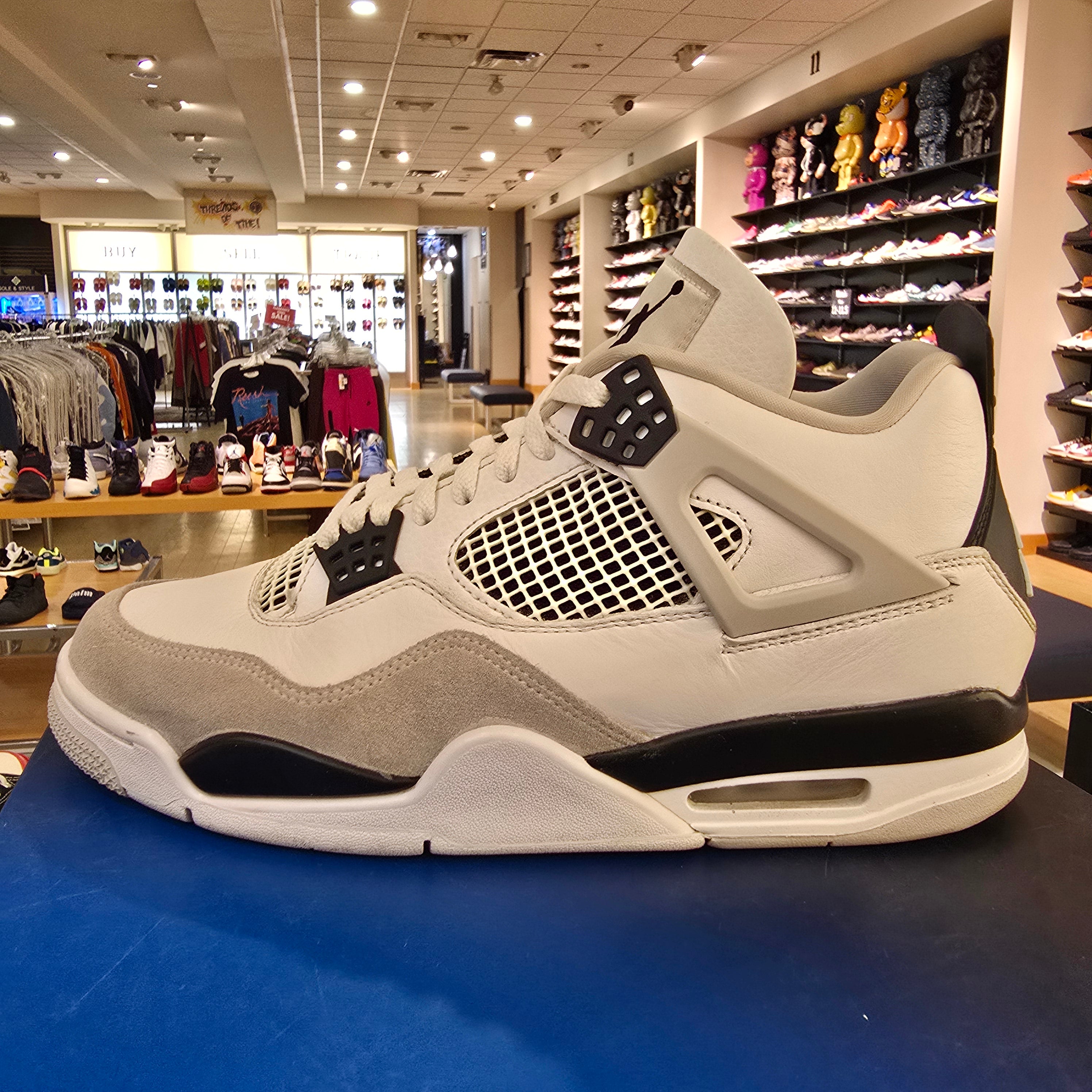 Jordan 4 Retro Military Black SZ 10.5 USED