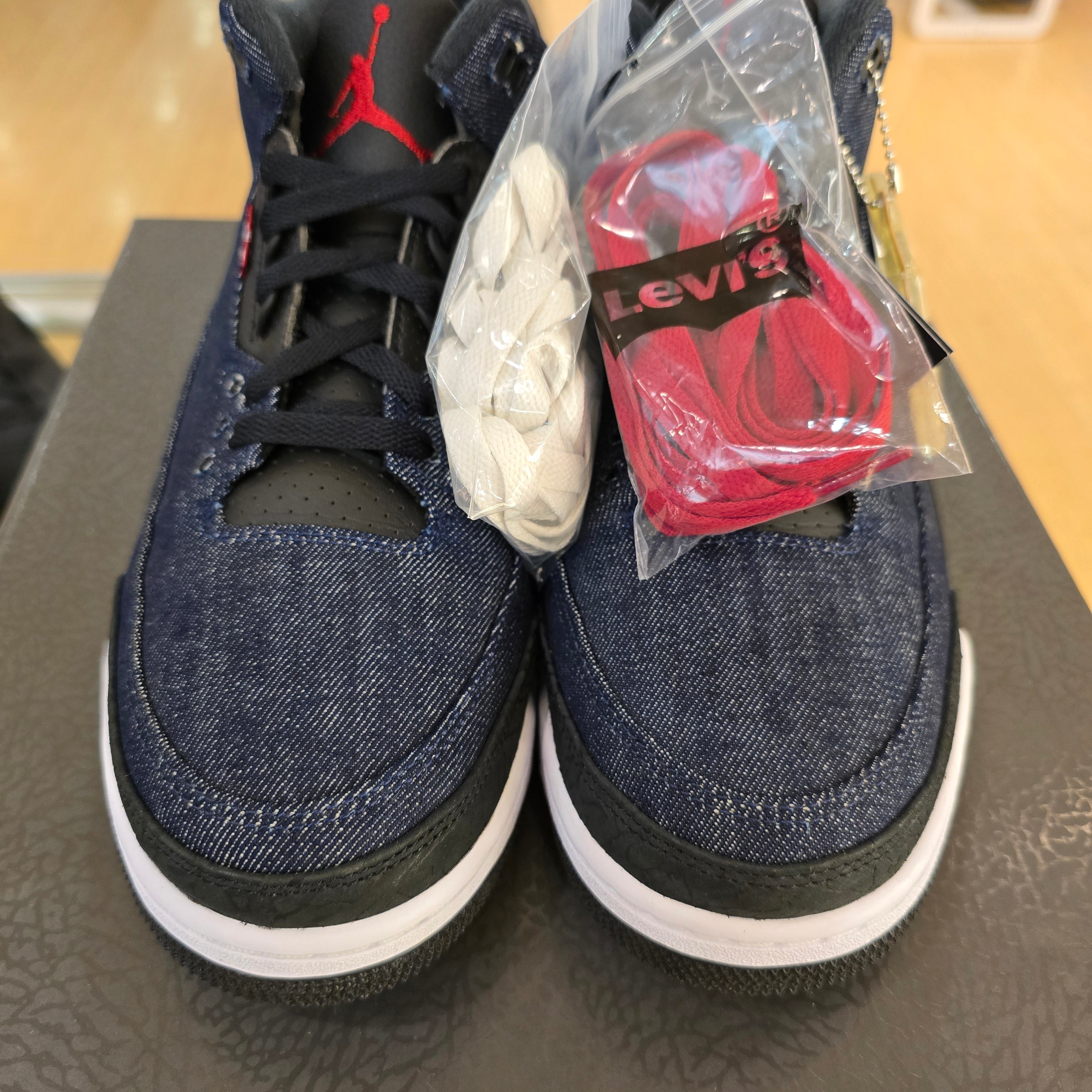 Jordan 3 Retro Levi's Indigo SZ 12
