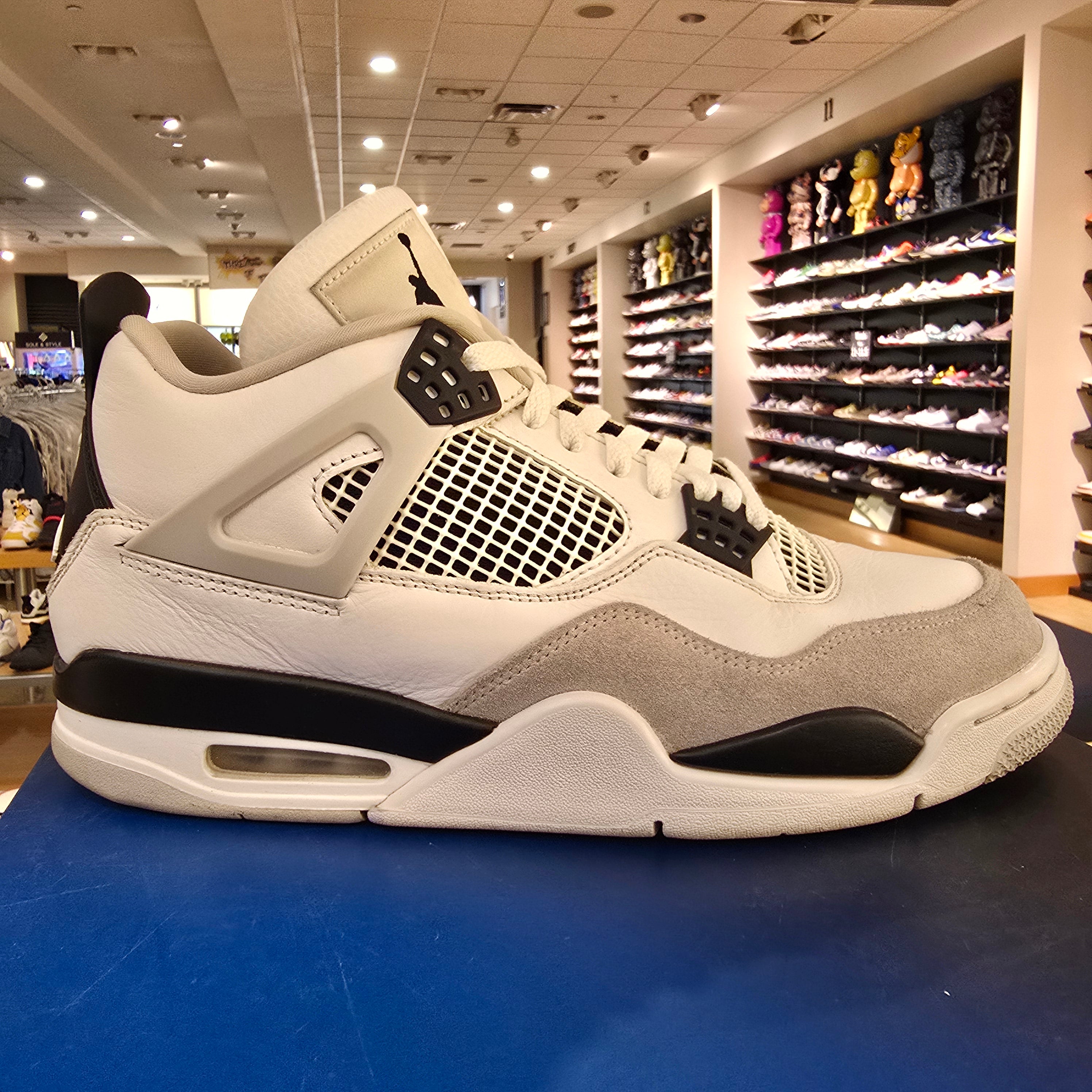 Jordan 4 Retro Military Black SZ 10.5 USED