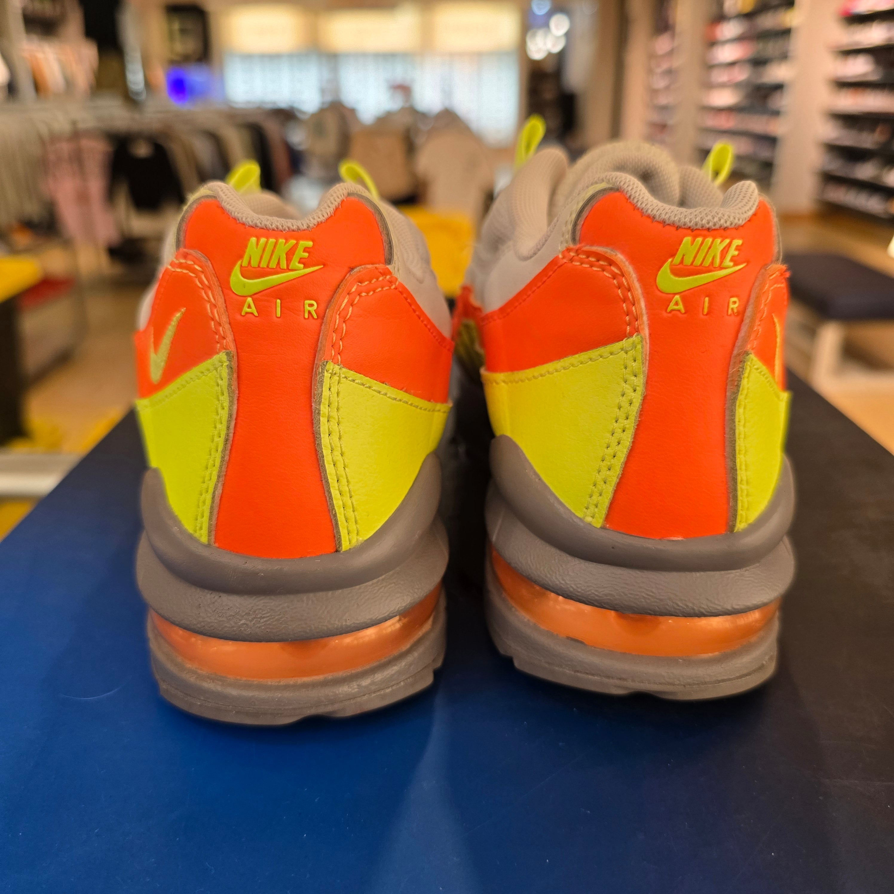 Air Max 95 Vast Grey Volt SZ 4Y USED NO BOX