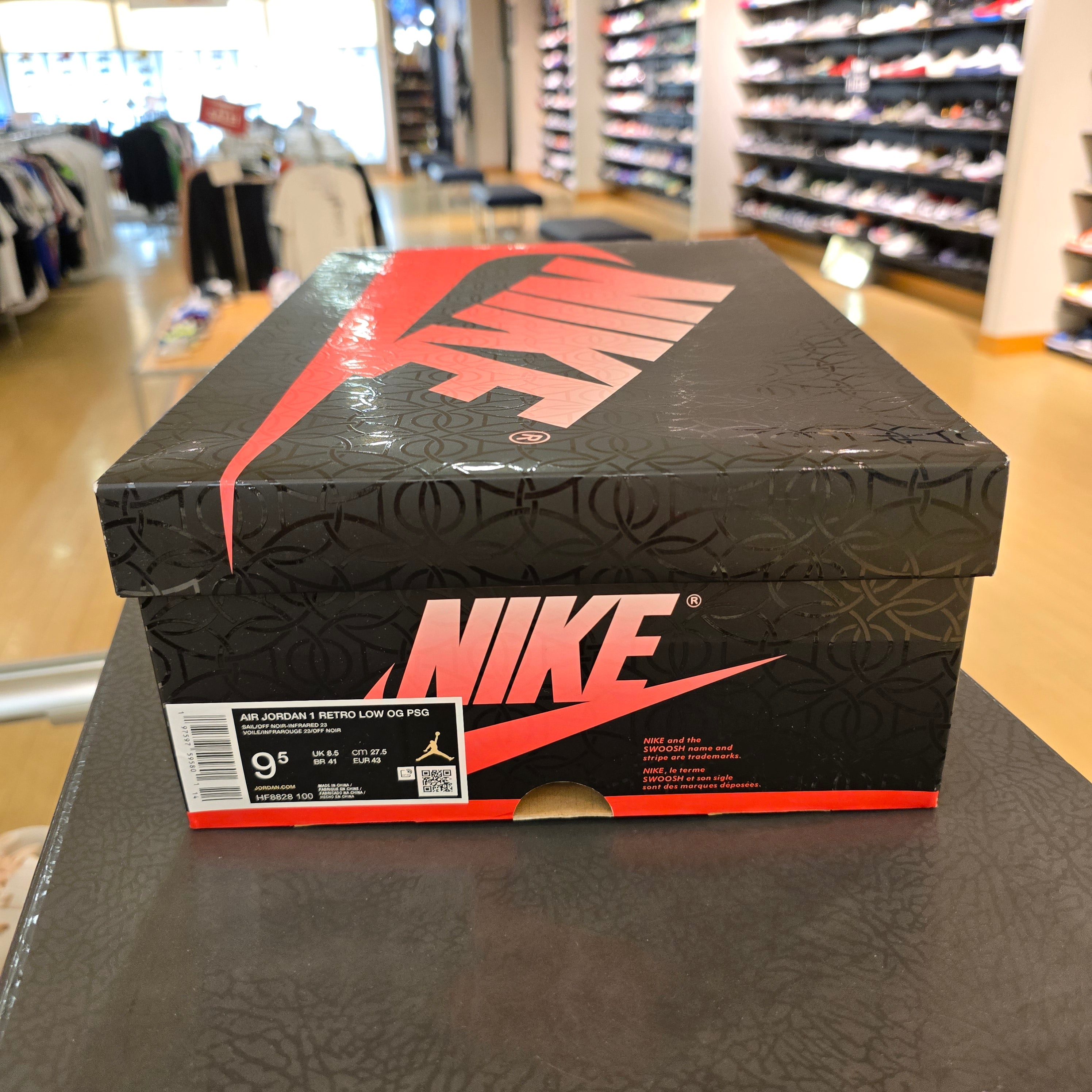 Jordan 1 Retro Low OG PSG Paris Saint-Germain SZ 9.5