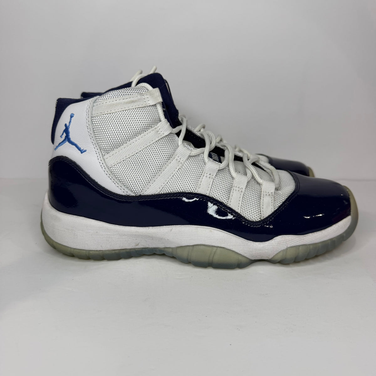 Jordan 11 Retro UNC Win Like 82 (used no box)