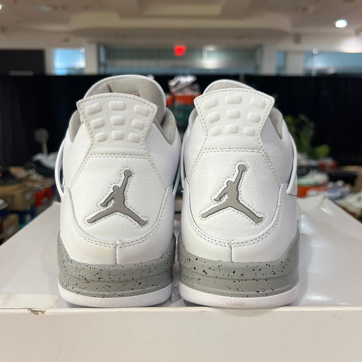 Jordan 4 Retro White Oreo (2021) used damaged box 
