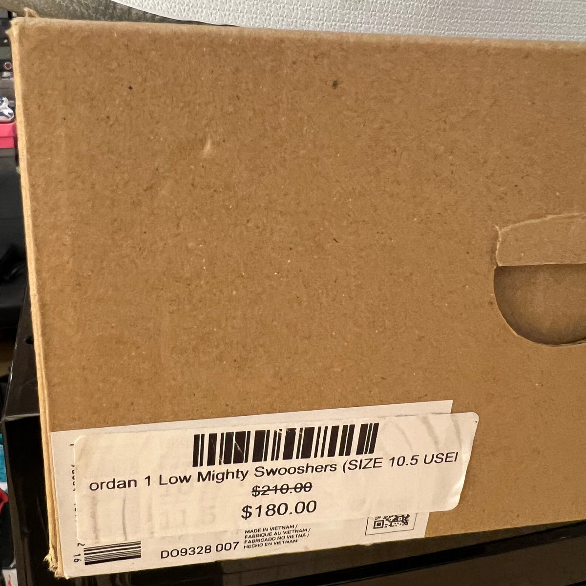 Jordan 1 Low SE Mighty Swooshers used rep box