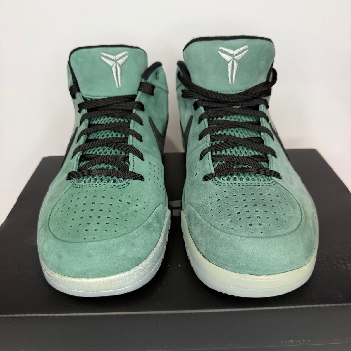  And 9.5 Nike Kobe 4 Protro Girl Dad MISMATCHED sizes
