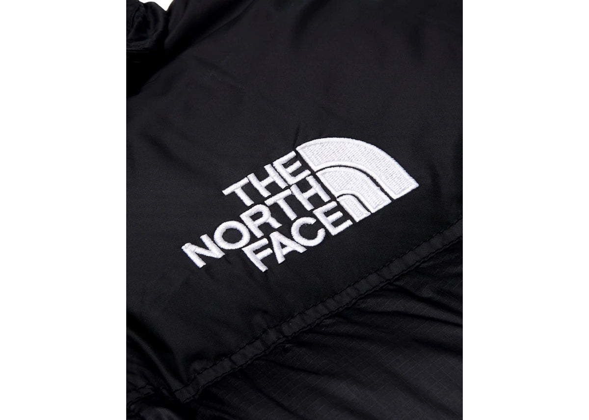 The North Face Youth 1996 Retro Nuptse 700 Fill Packable Jacket Recycled TNF Black