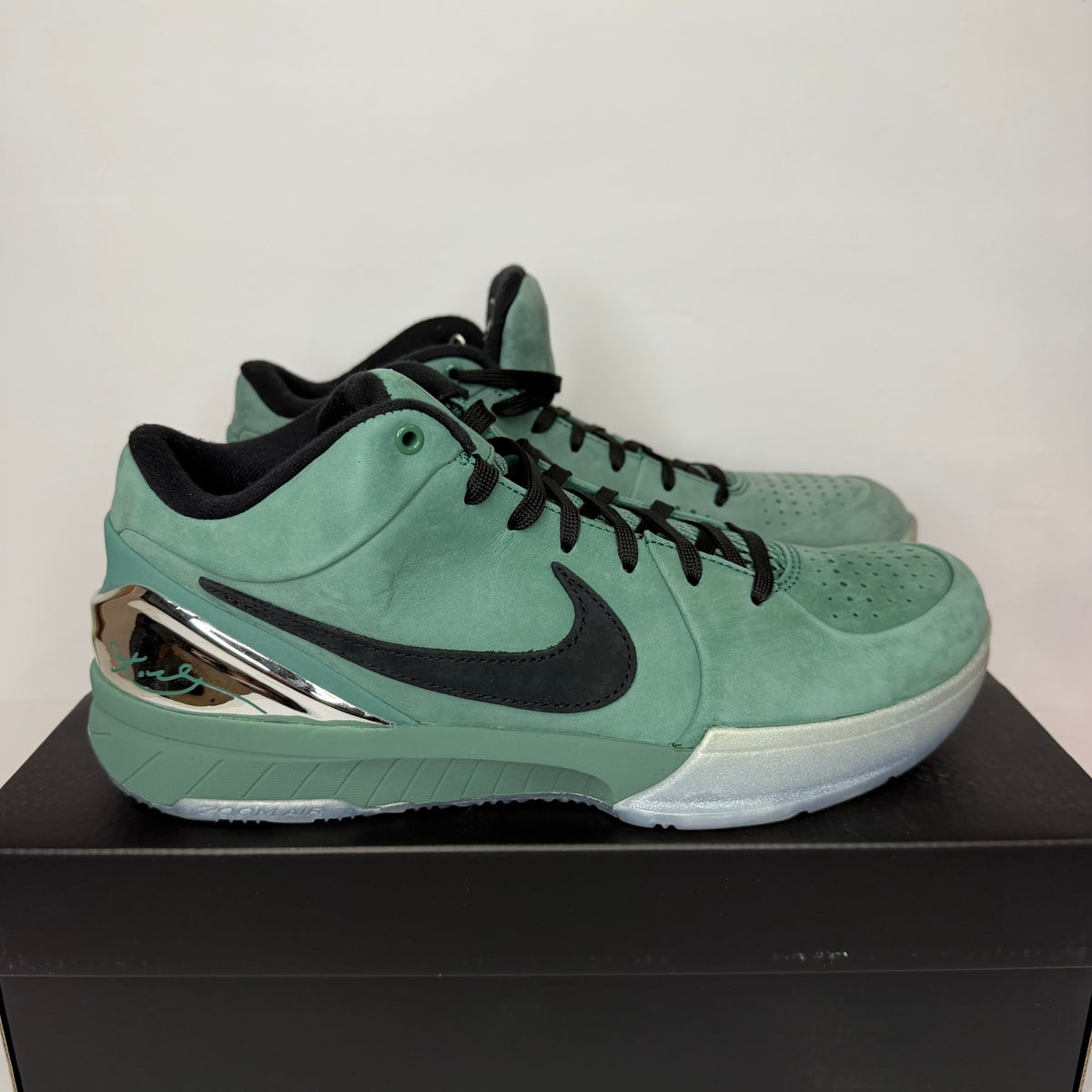  And 9.5 Nike Kobe 4 Protro Girl Dad MISMATCHED sizes
