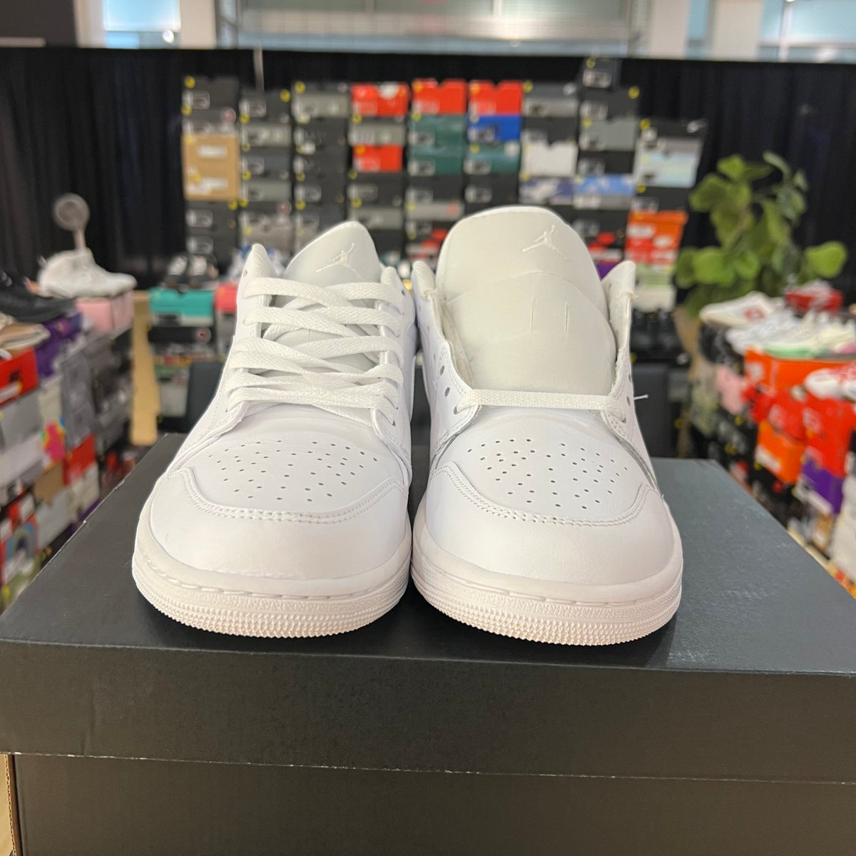 Jordan 1 Low Triple White used