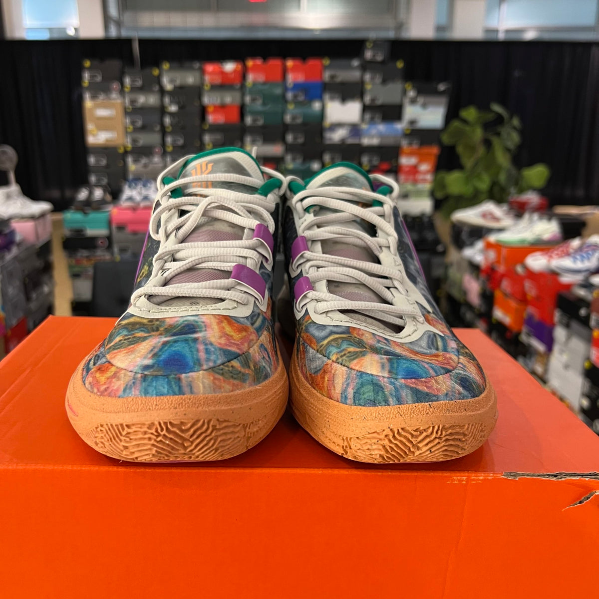 Nike Kyrie 8 Circle Of Life used rep box