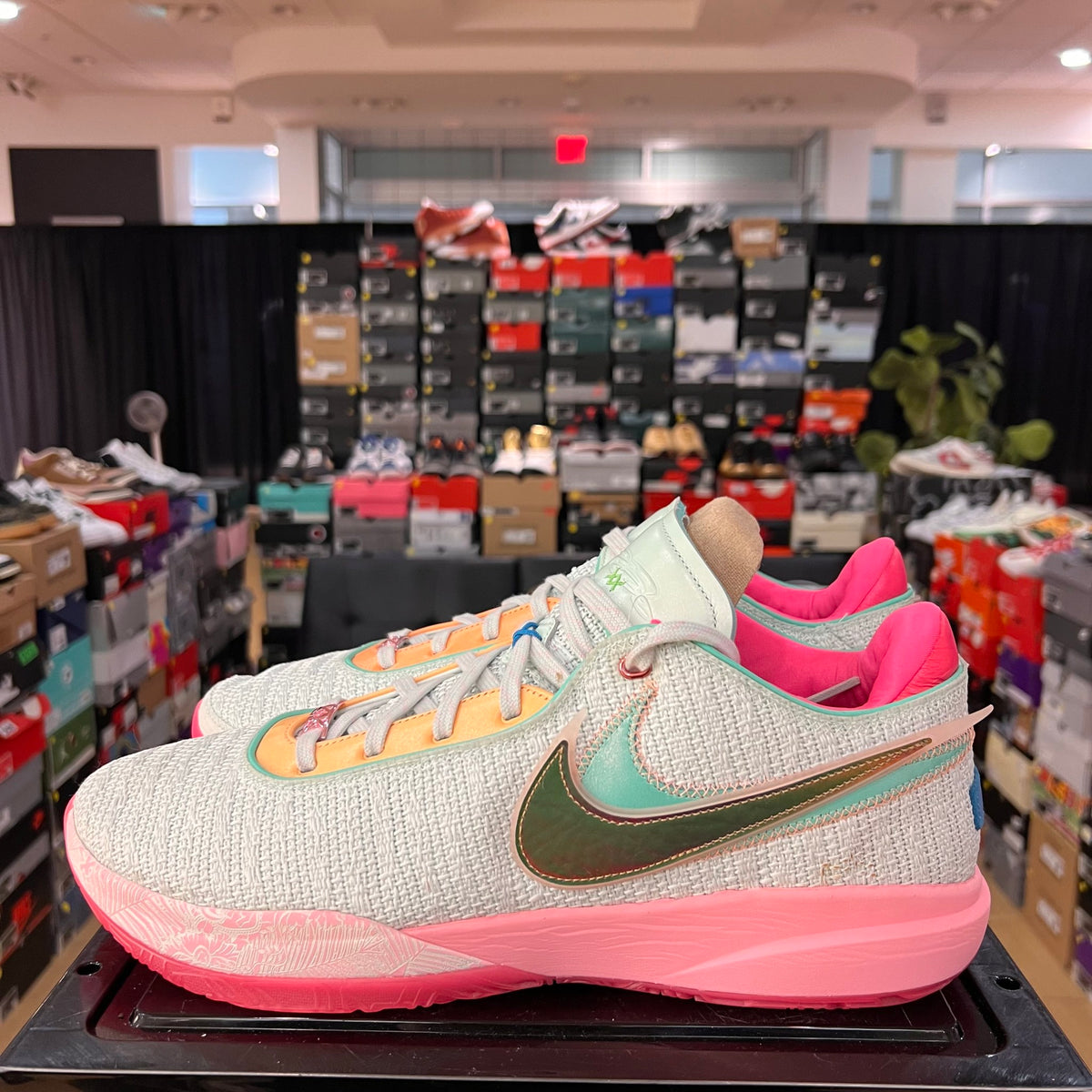 Nike LeBron 20 Time Machine used no box