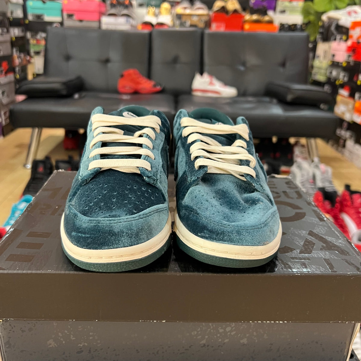 Nike Dunk Low Velvet Teal (Women's) Used damaged box