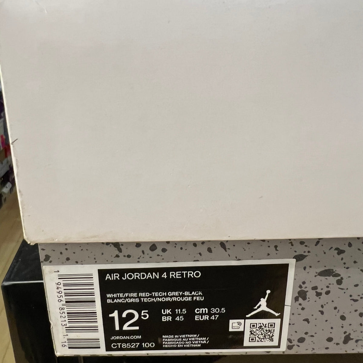 Jordan 4 Retro White Oreo (2021) used damaged box 
