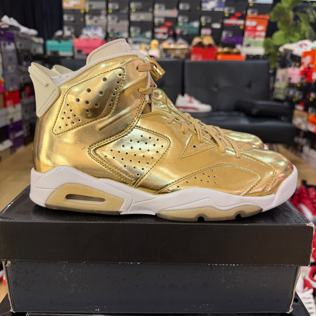 Jordan 6 Retro Pinnacle Metallic Gold